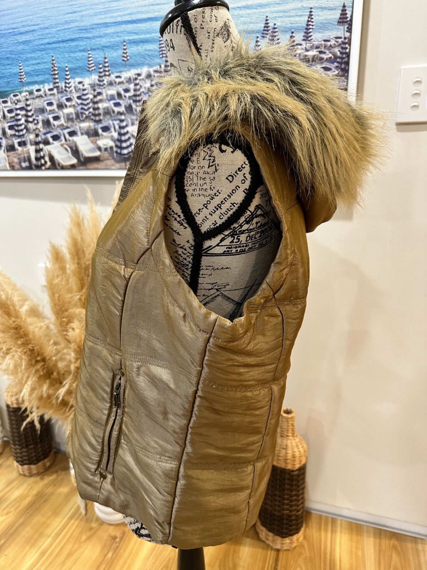 Vintage Vest Medium Brown / Gold w faux fur trim
