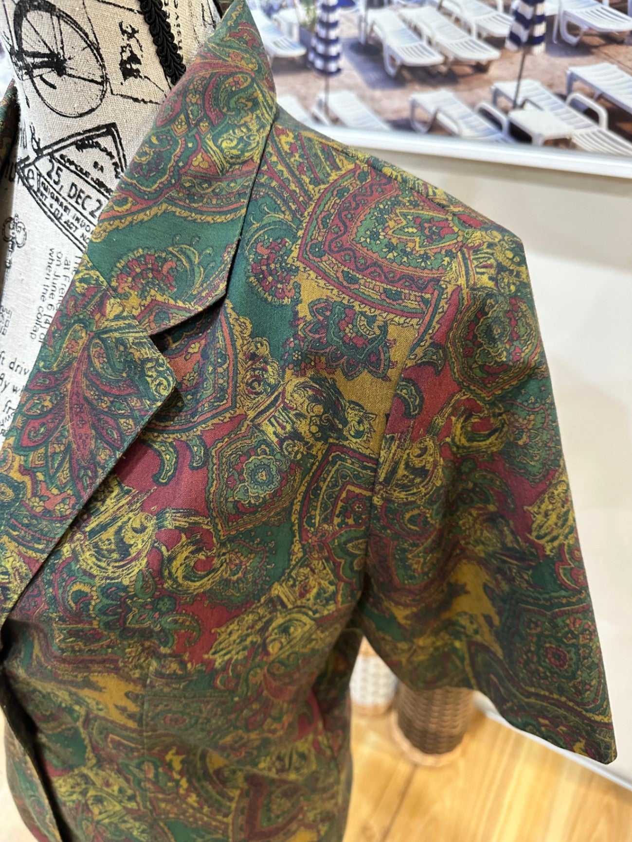 Vintage Short Sleeve Blazer Medium Autumn Tones (Primarily Green, Red, and Gold)