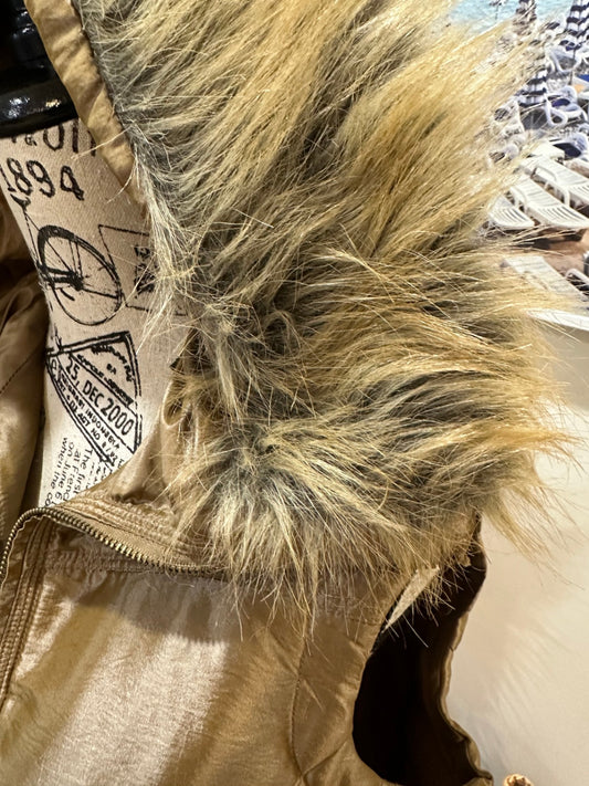Vintage Vest Medium Brown / Gold w faux fur trim