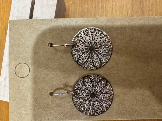 Earrings - Disk feature