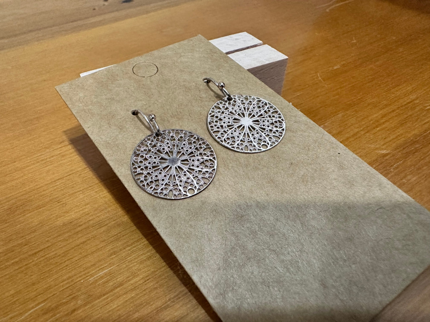 Earrings - Disk feature