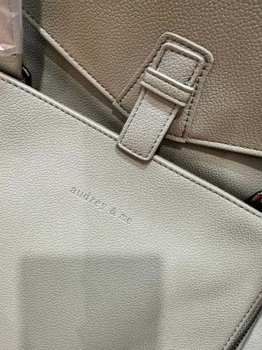 Audrey & Me Handbag Mint - NEW