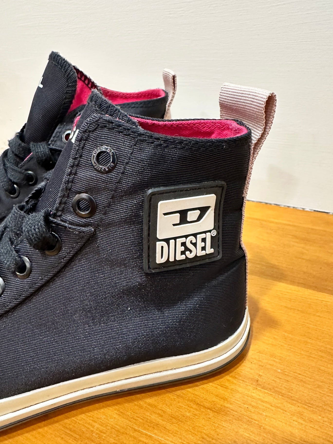 DIESEL Boots Black with pink accents - size 7.5