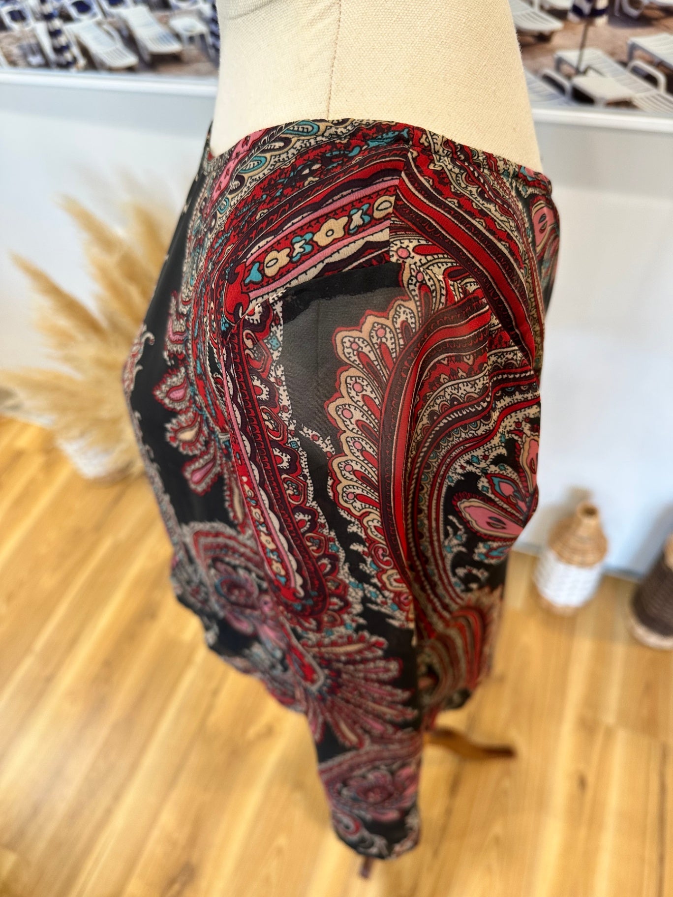 Batwing Blouse - Black w Red Paisley Print - Size 8