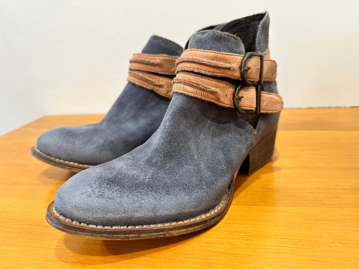 Rebels Footwear - Boots - Size 6.5 - Cognac and Dark Blue