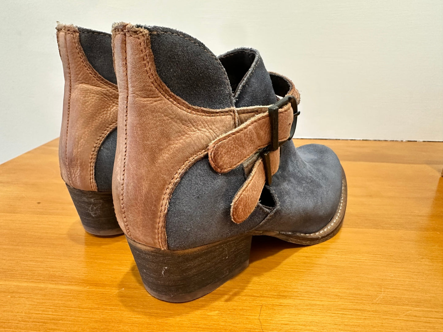 Rebels Footwear - Boots - Size 6.5 - Cognac and Dark Blue