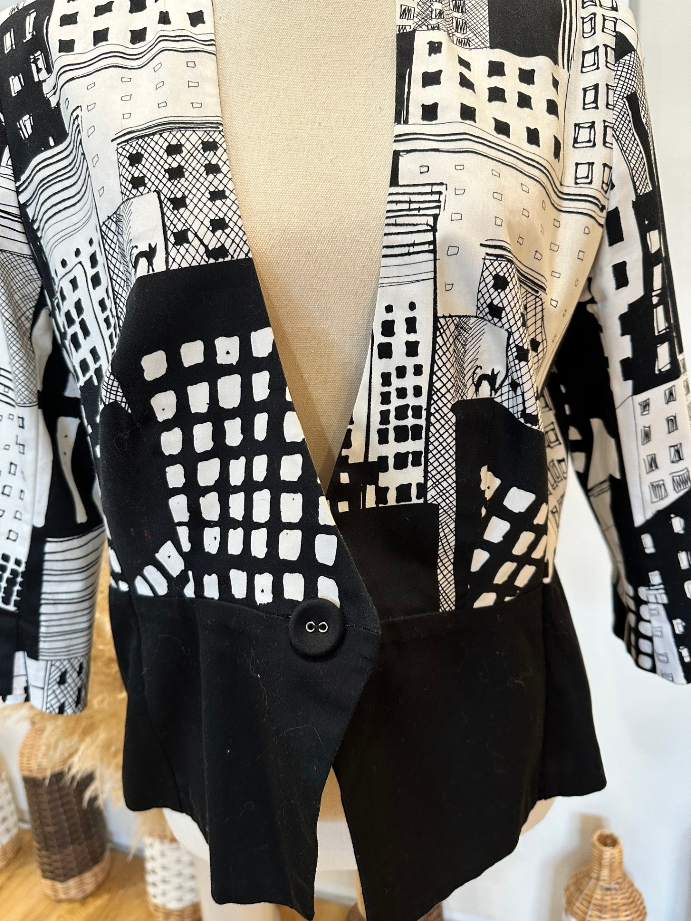 Lifespace Blazer - 3/4 sleeves - Size 14 - Black and White - Some staining at collar