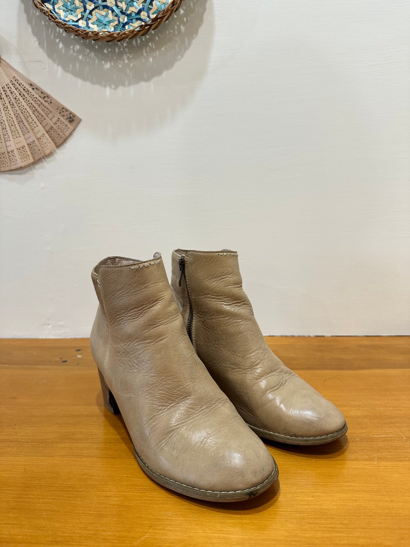 Django & Juliet Ankle Boots - Size 38 - Beige / Cream