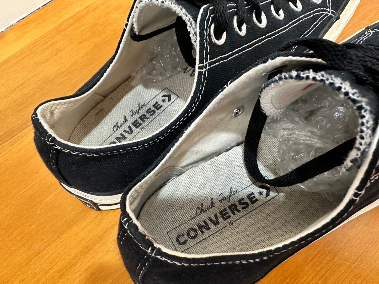 Converse Sneakers - Size 41.5 - Black and white