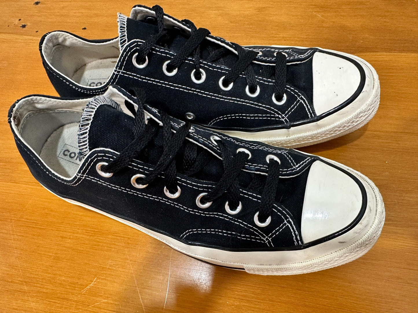 Converse Sneakers - Size 41.5 - Black and white