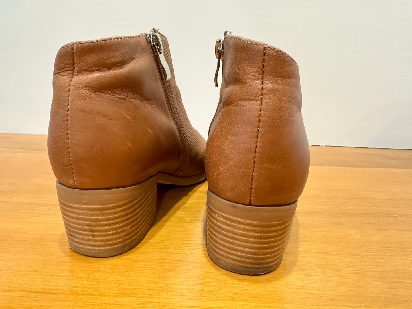 Oli - Ankle Boots - Size 10 - Tan Brown