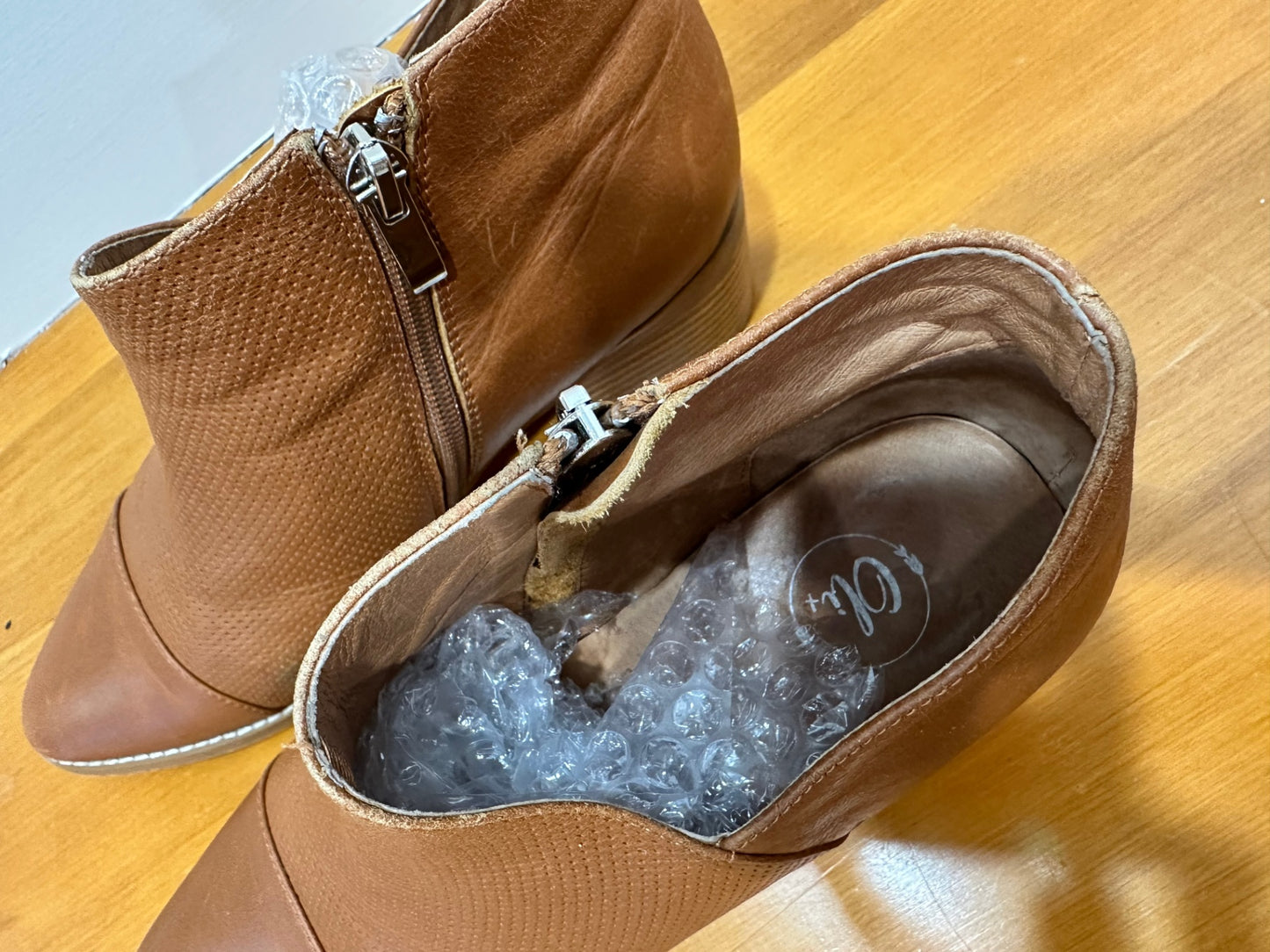 Oli - Ankle Boots - Size 10 - Tan Brown