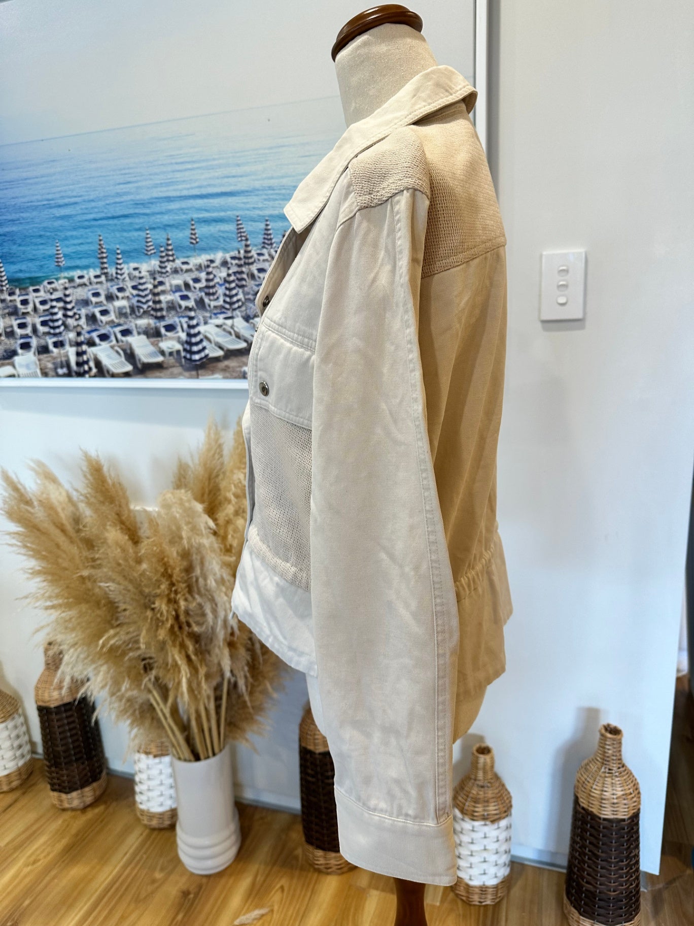 Fate - Jacket - Size Small - Beige