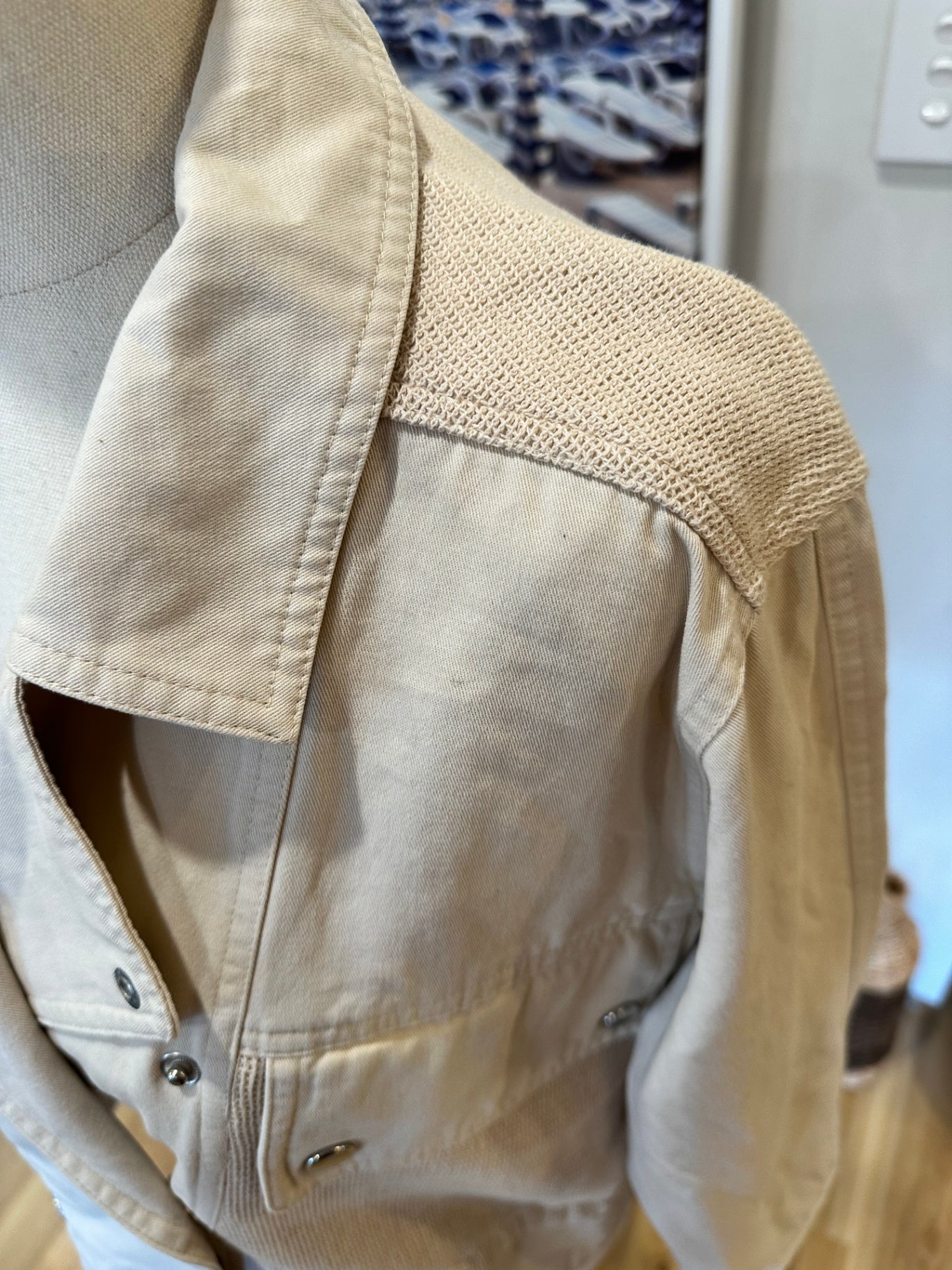 Fate - Jacket - Size Small - Beige