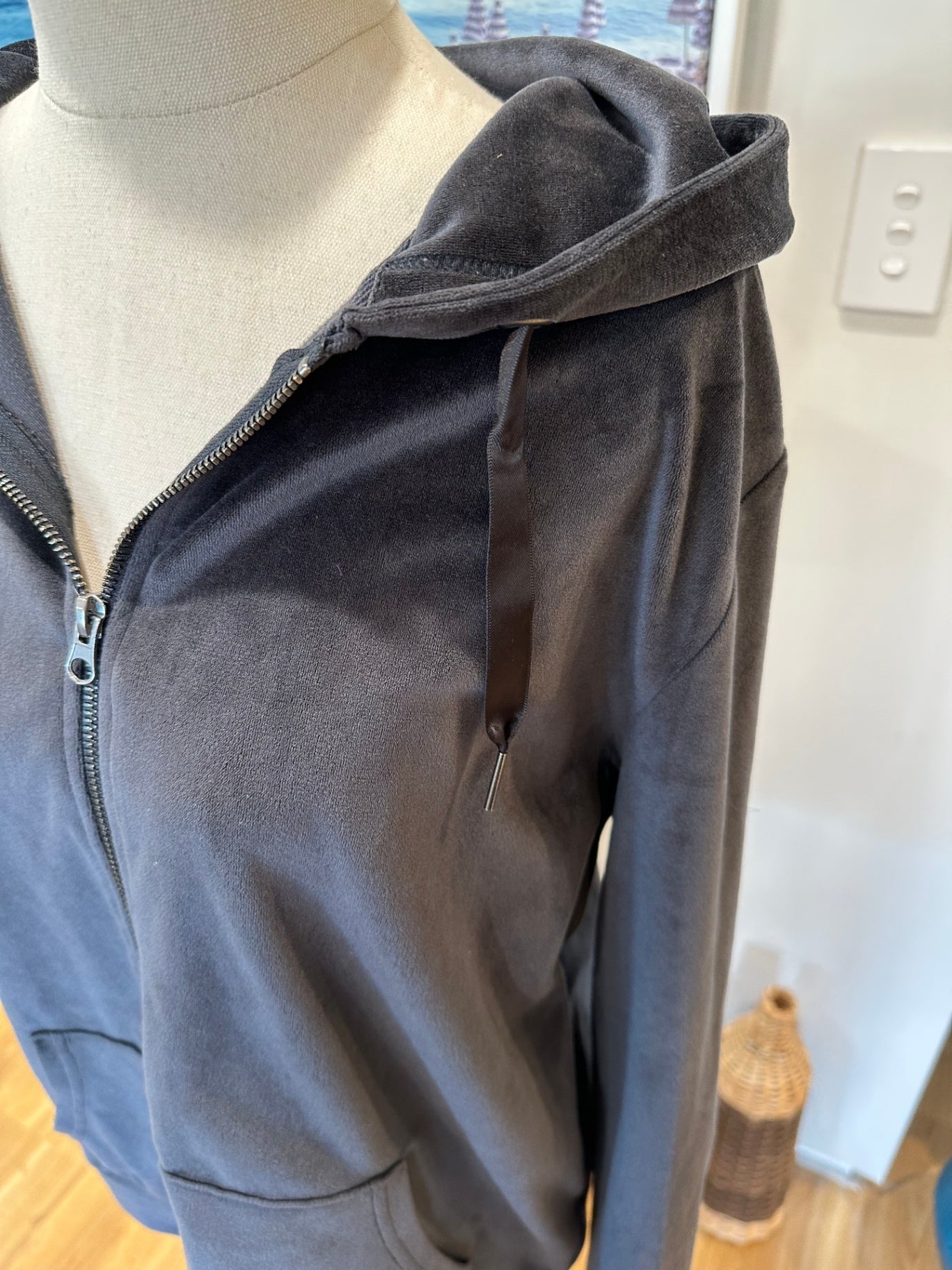 Serra - Y2K era Velvet Hoody - Size 14 - Dark Grey