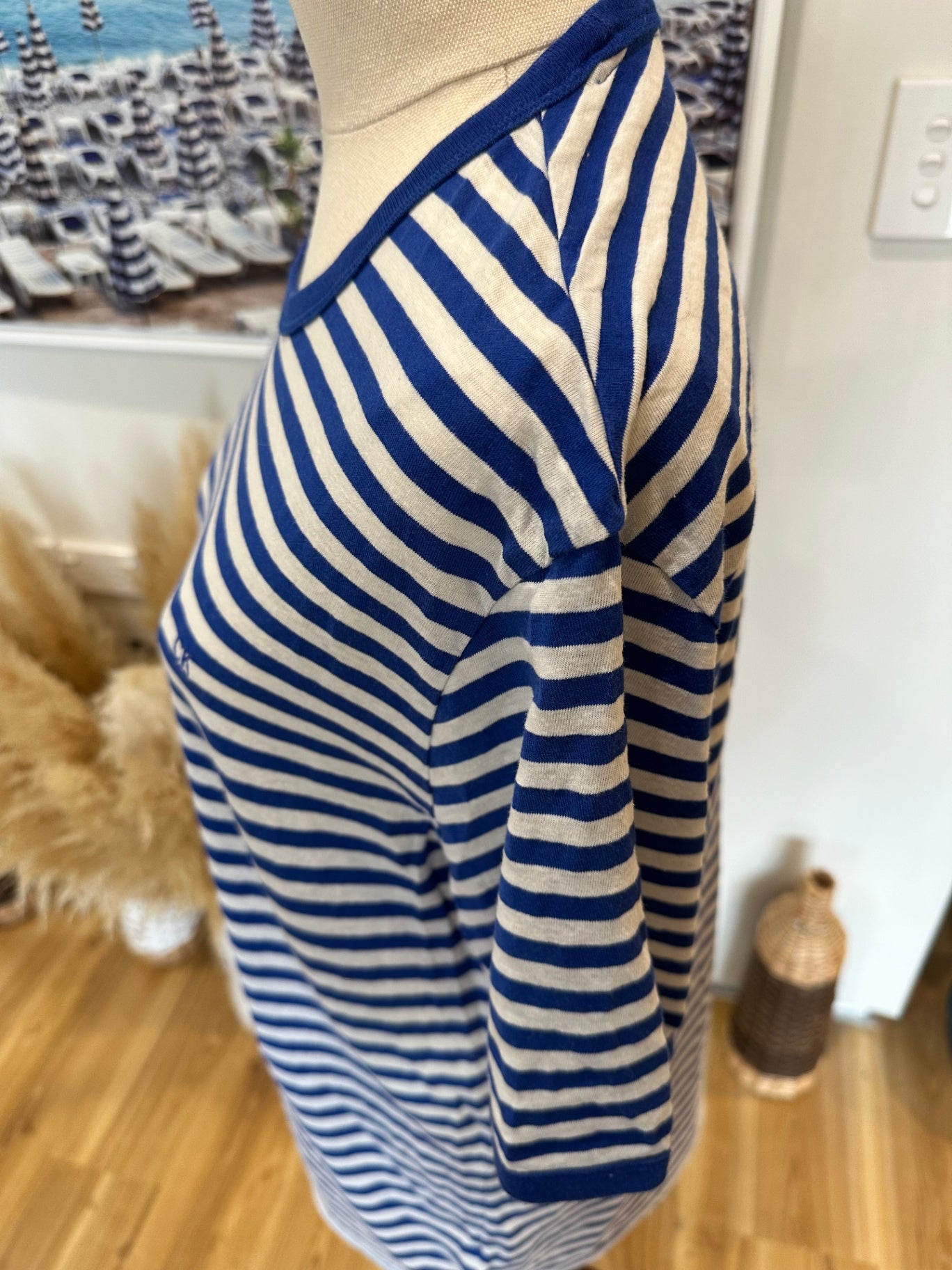 Calvin Klein - T-Shirt - Large - Blue and white striped