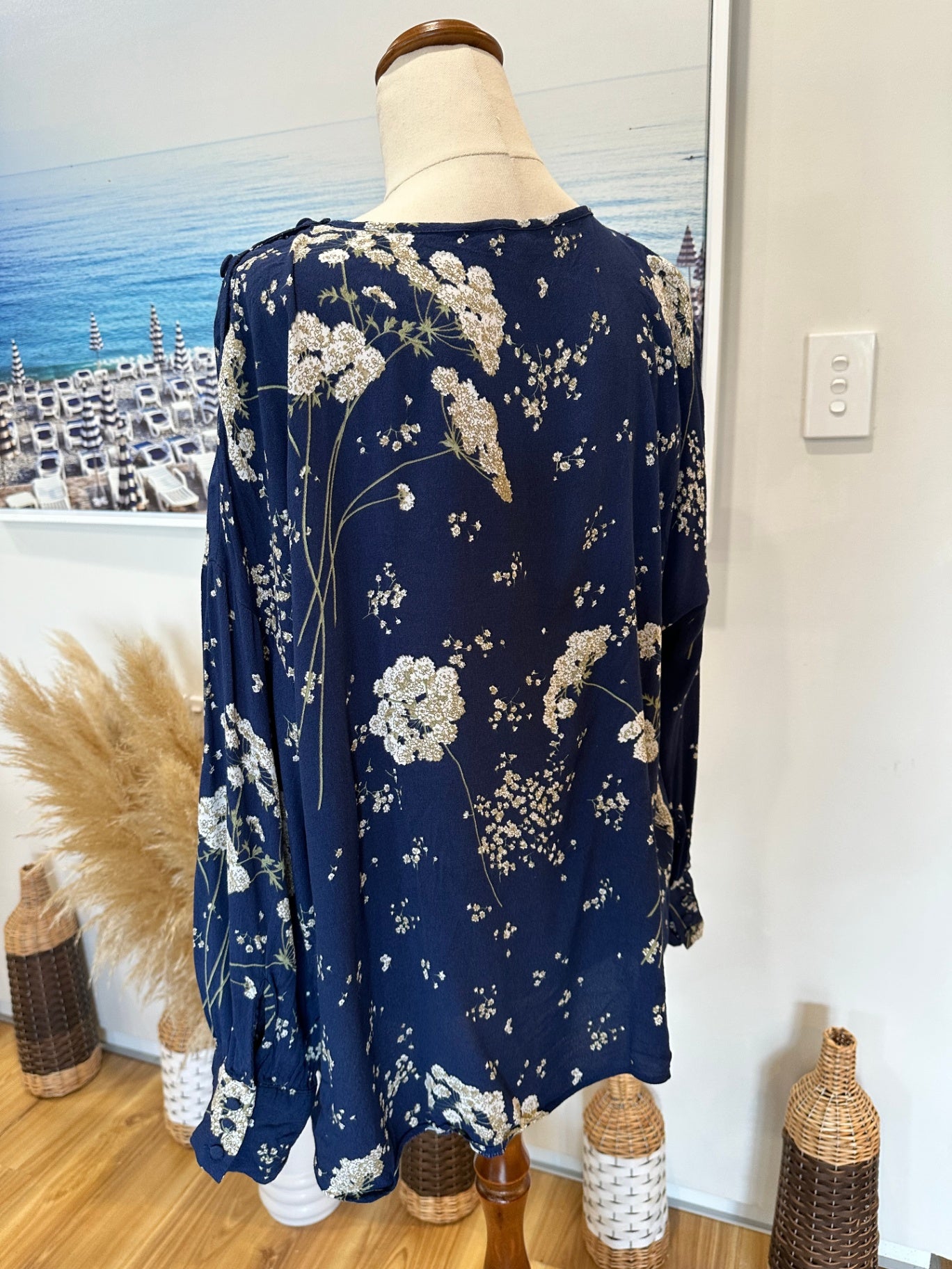 Emerge Blouse - Size 16 - Navy blue with cream floral pattern