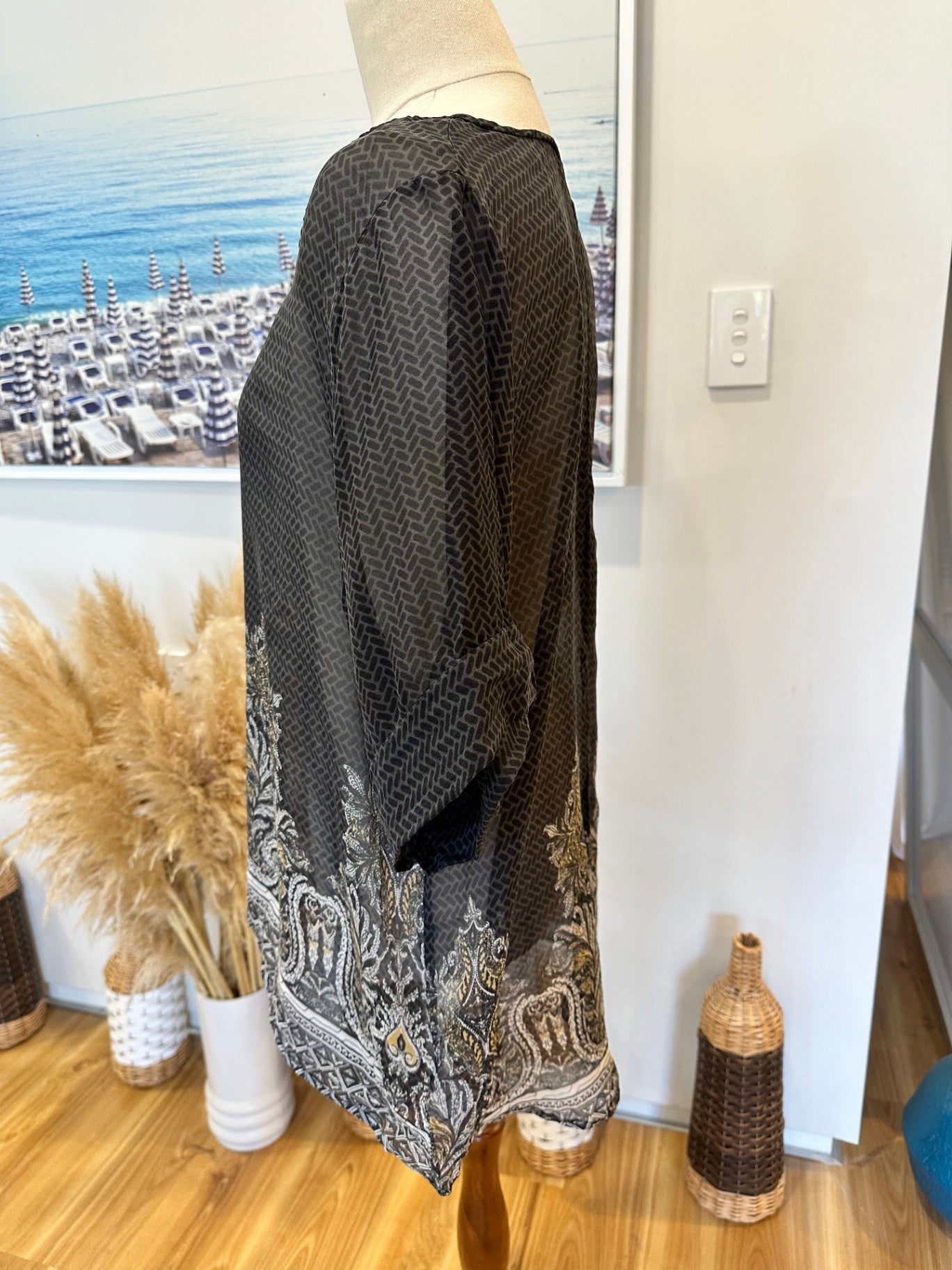 100% Silk Blouse - Size 16 - Black / White / Gold