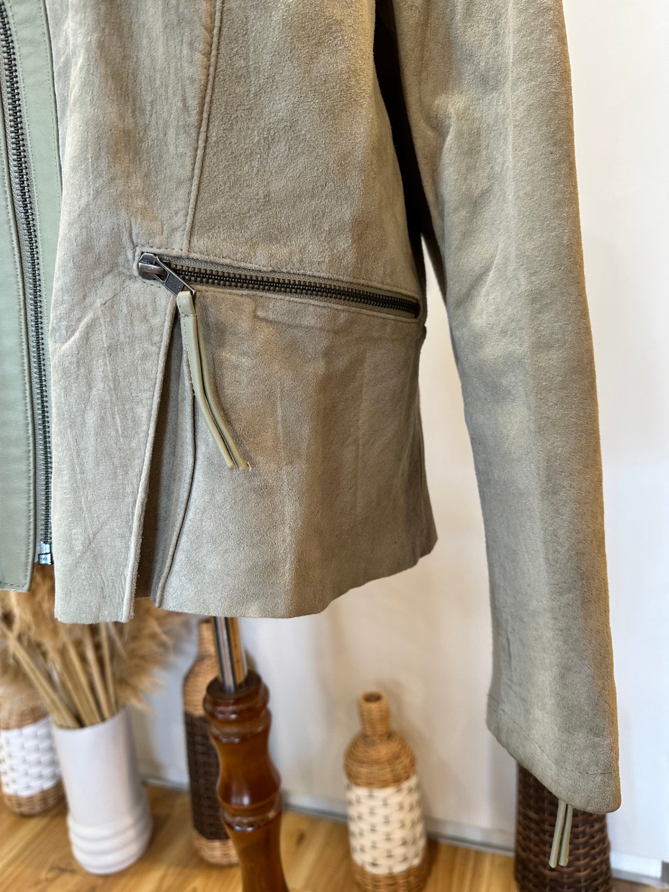 Sara - Crop Jacket - Size 16 - Sage Green