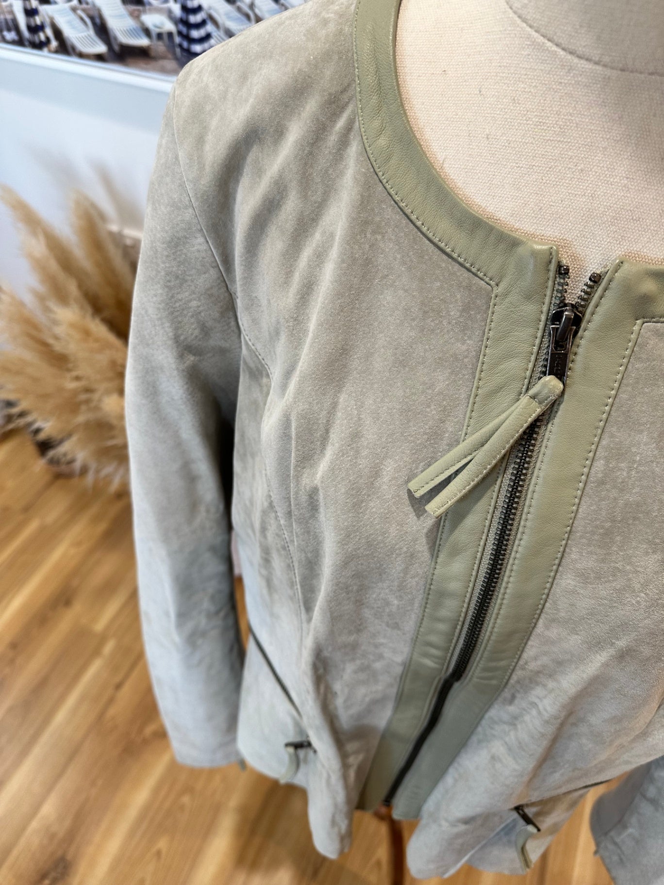 Sara - Crop Jacket - Size 16 - Sage Green