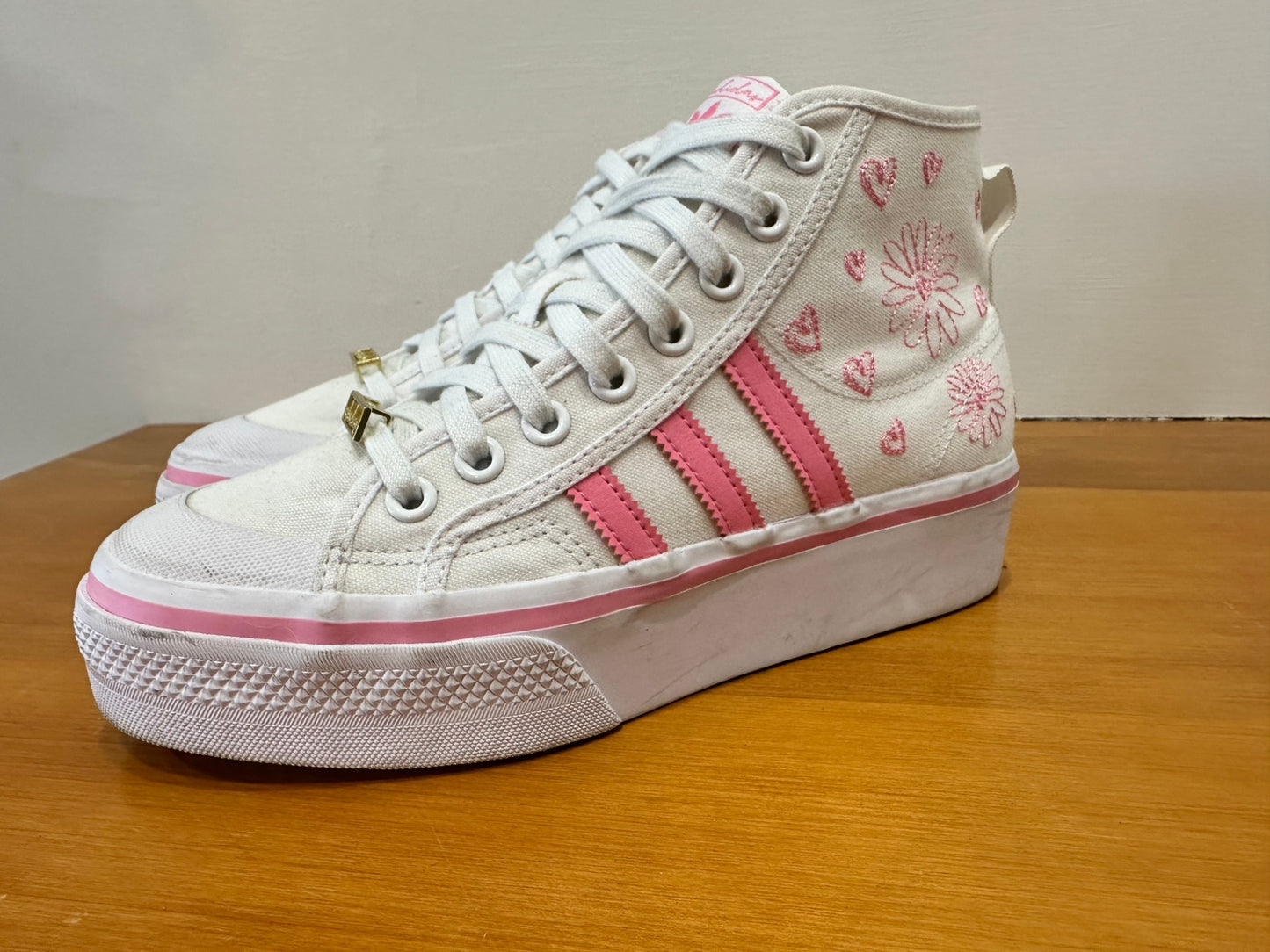 Adidas - Hight Top Sneakers - Size 8 - White and Pink w Embroidered Hearts