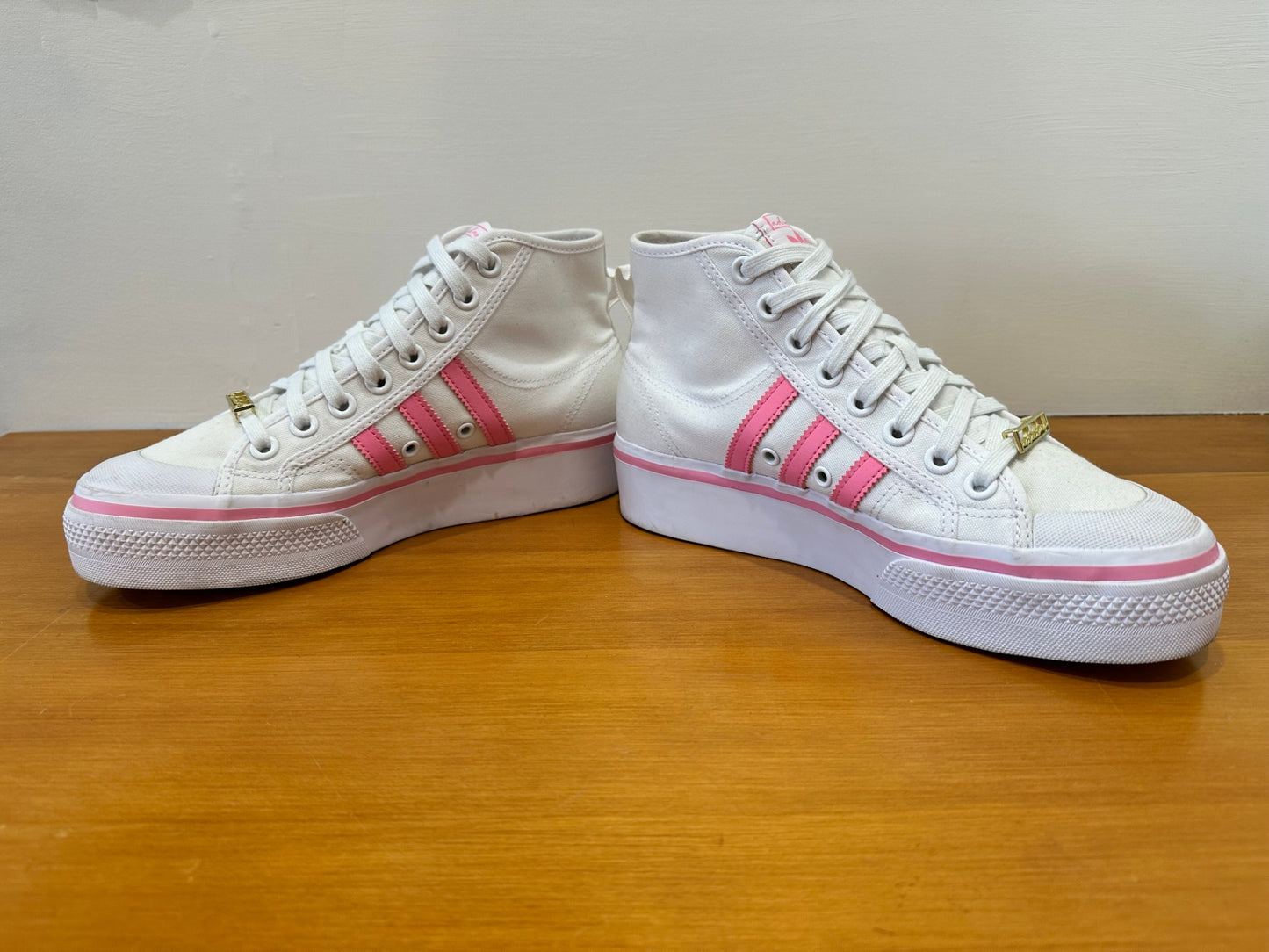 Adidas - Hight Top Sneakers - Size 8 - White and Pink w Embroidered Hearts