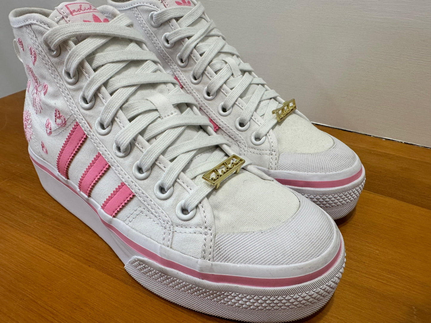 Adidas - Hight Top Sneakers - Size 8 - White and Pink w Embroidered Hearts