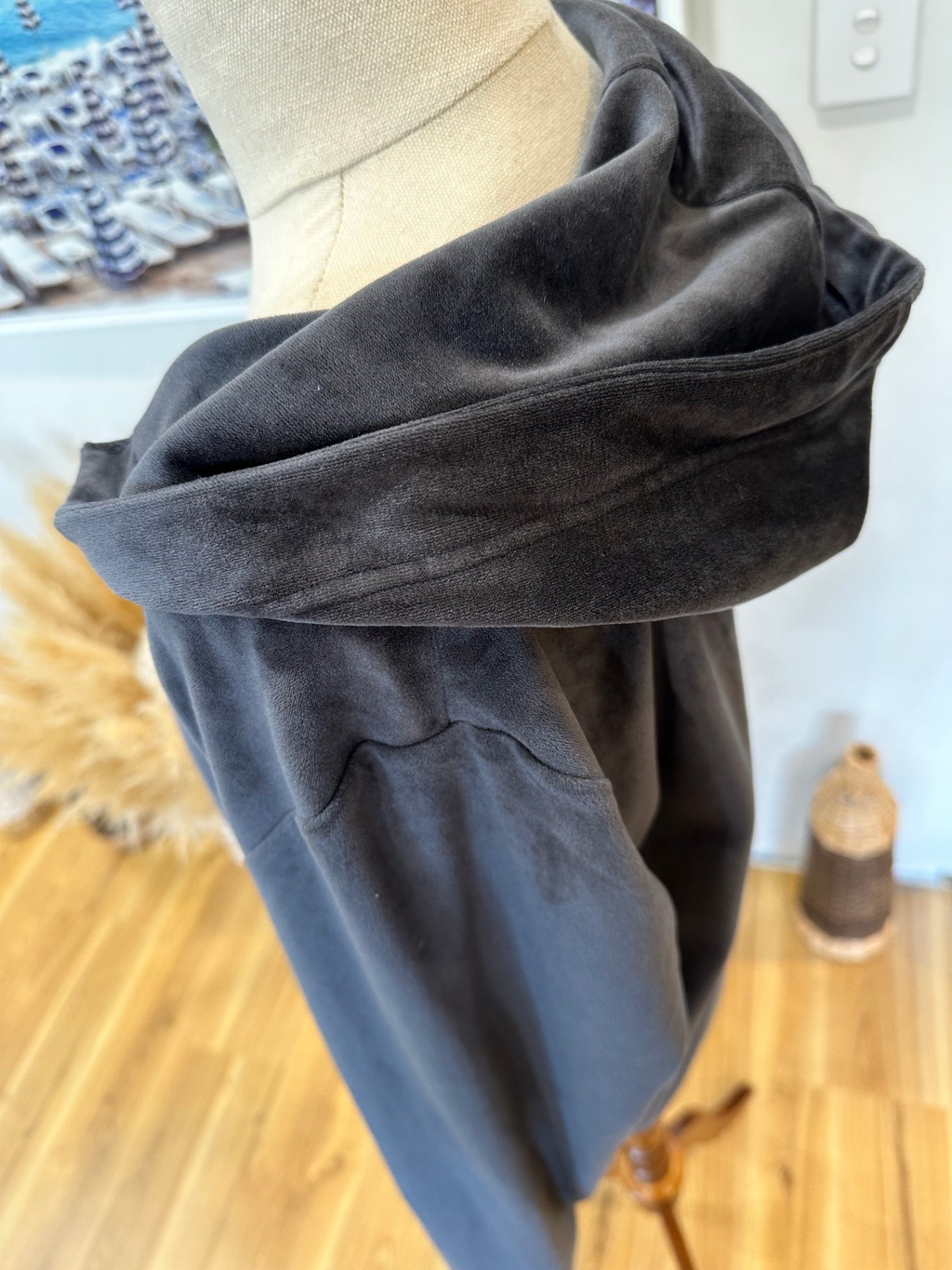 Serra - Y2K era Velvet Hoody - Size 14 - Dark Grey