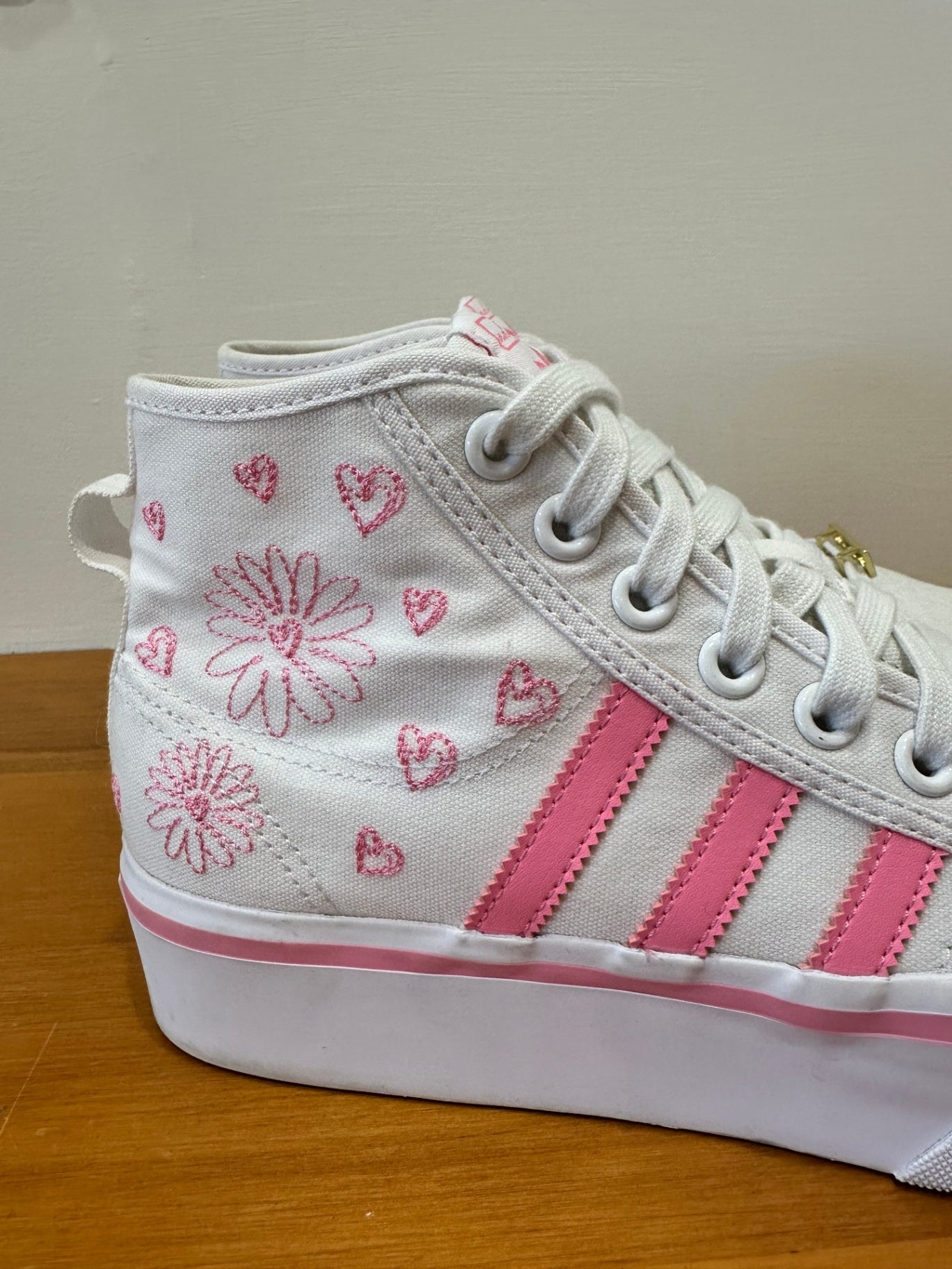 Adidas - Hight Top Sneakers - Size 8 - White and Pink w Embroidered Hearts