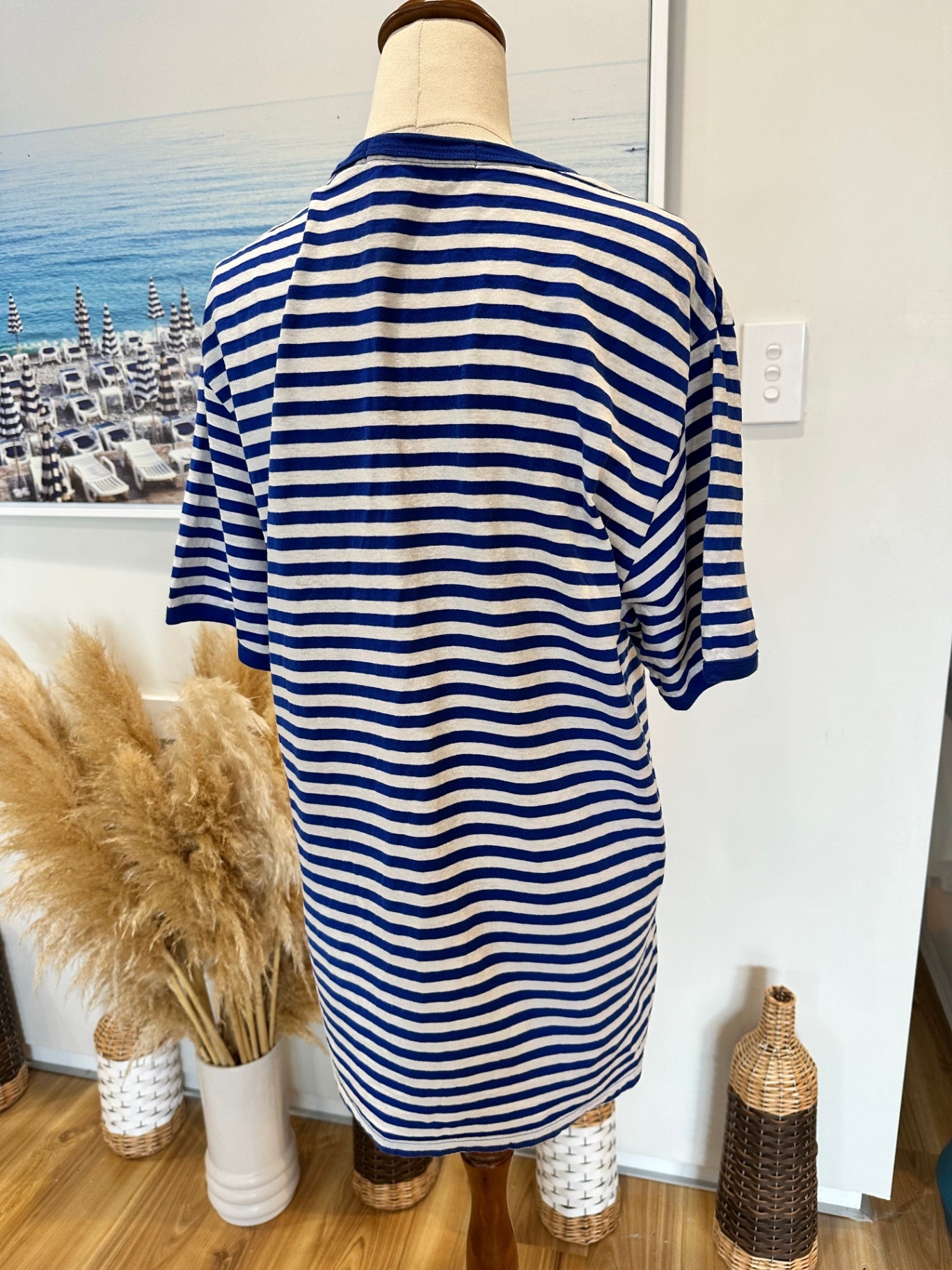 Calvin Klein - T-Shirt - Large - Blue and white striped