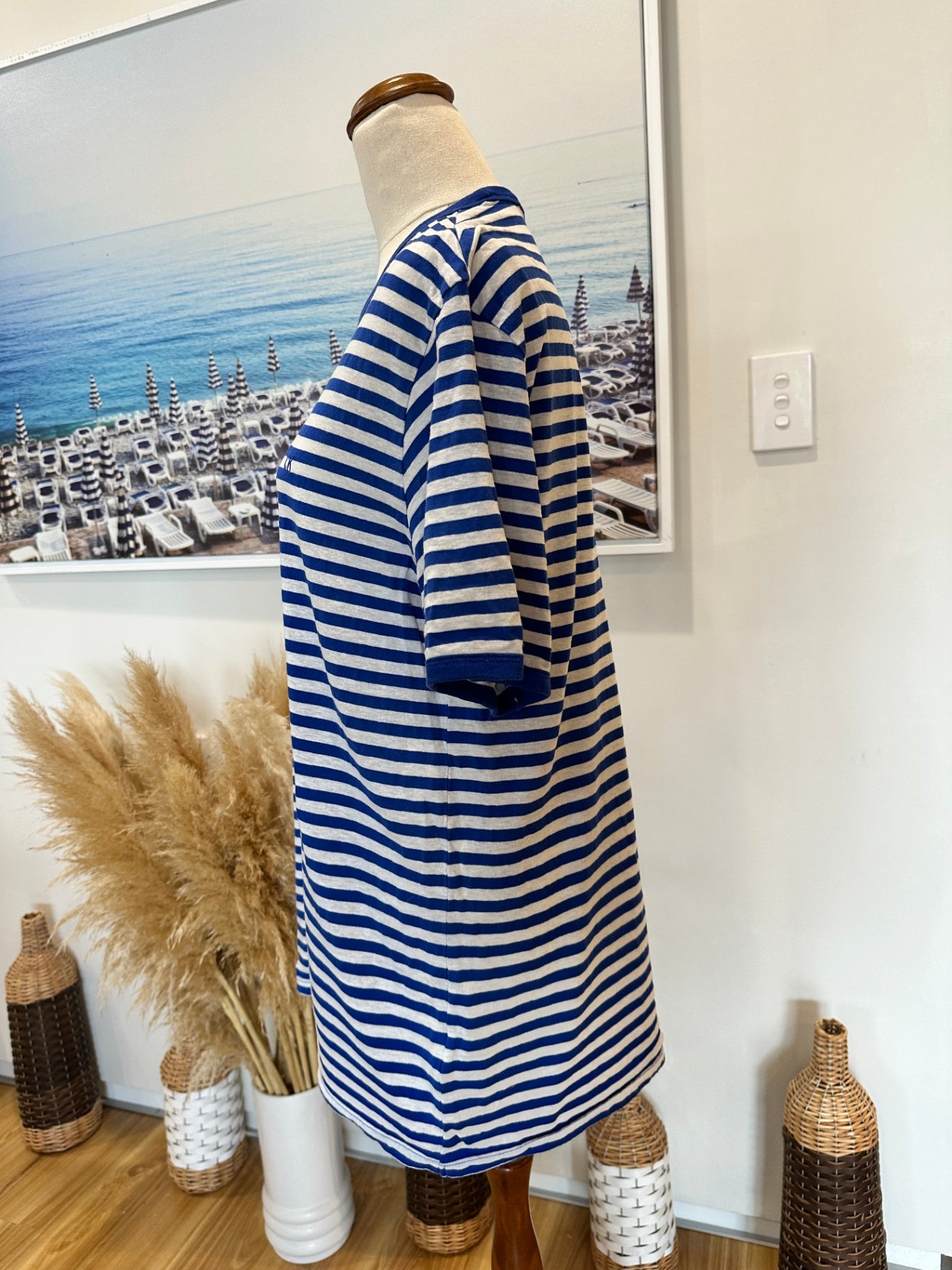 Calvin Klein - T-Shirt - Large - Blue and white striped