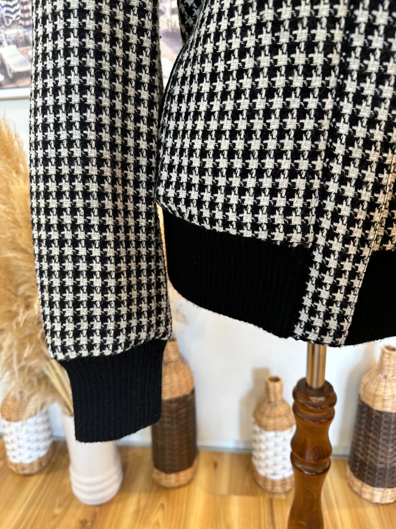 Billabong - Houndstooth Jumper - Size 8 - 50% Wool