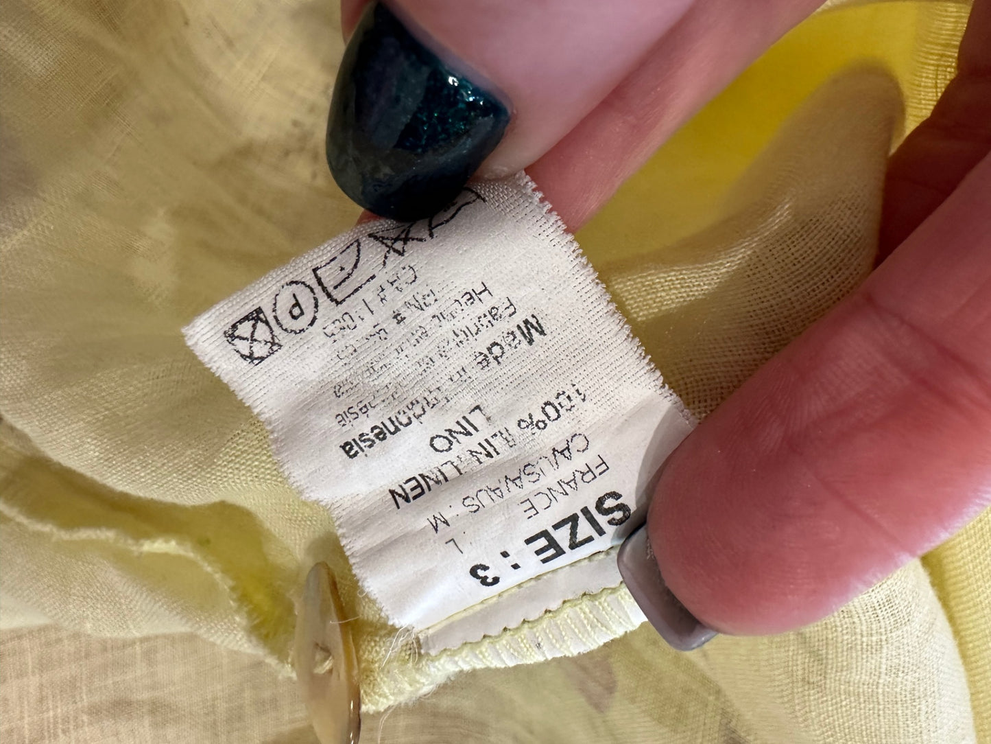 Blouse - Size Large - Light yellow with floral patterns - 100% Linen
