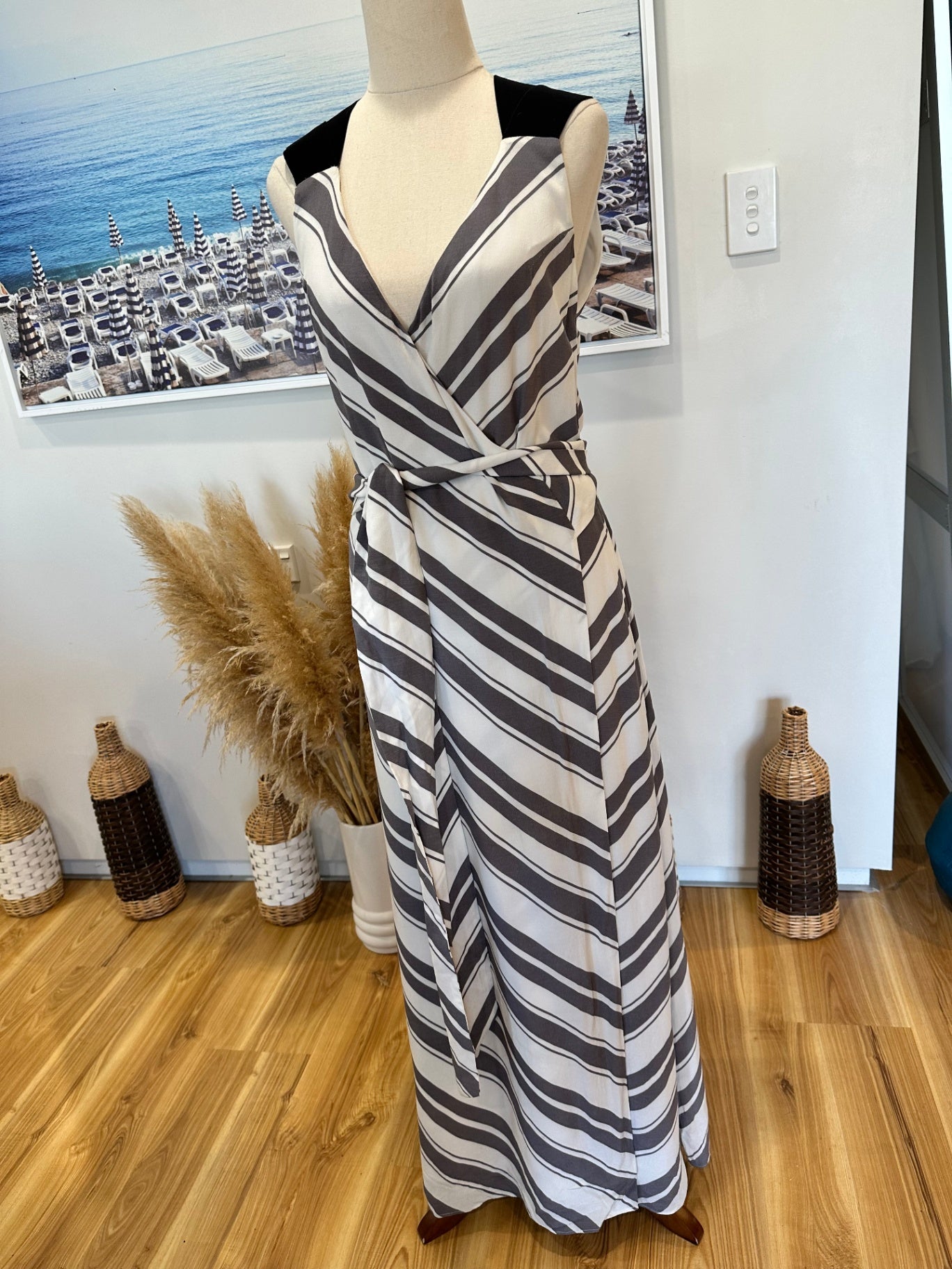 Country Road Dress - Size 10 - Striped: White & Grey
