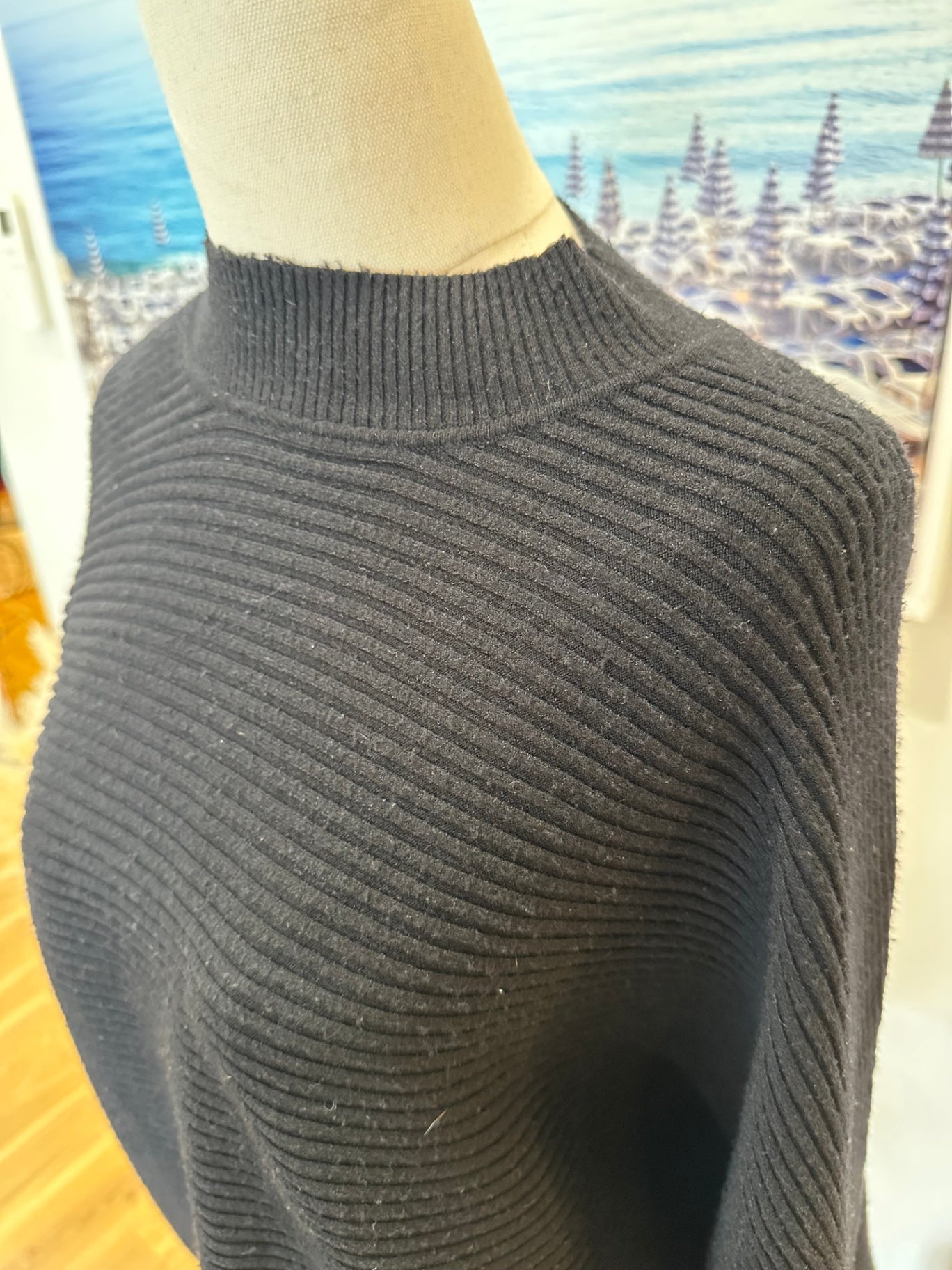 Decjuba Jumper - Medium - Black (some pilling)