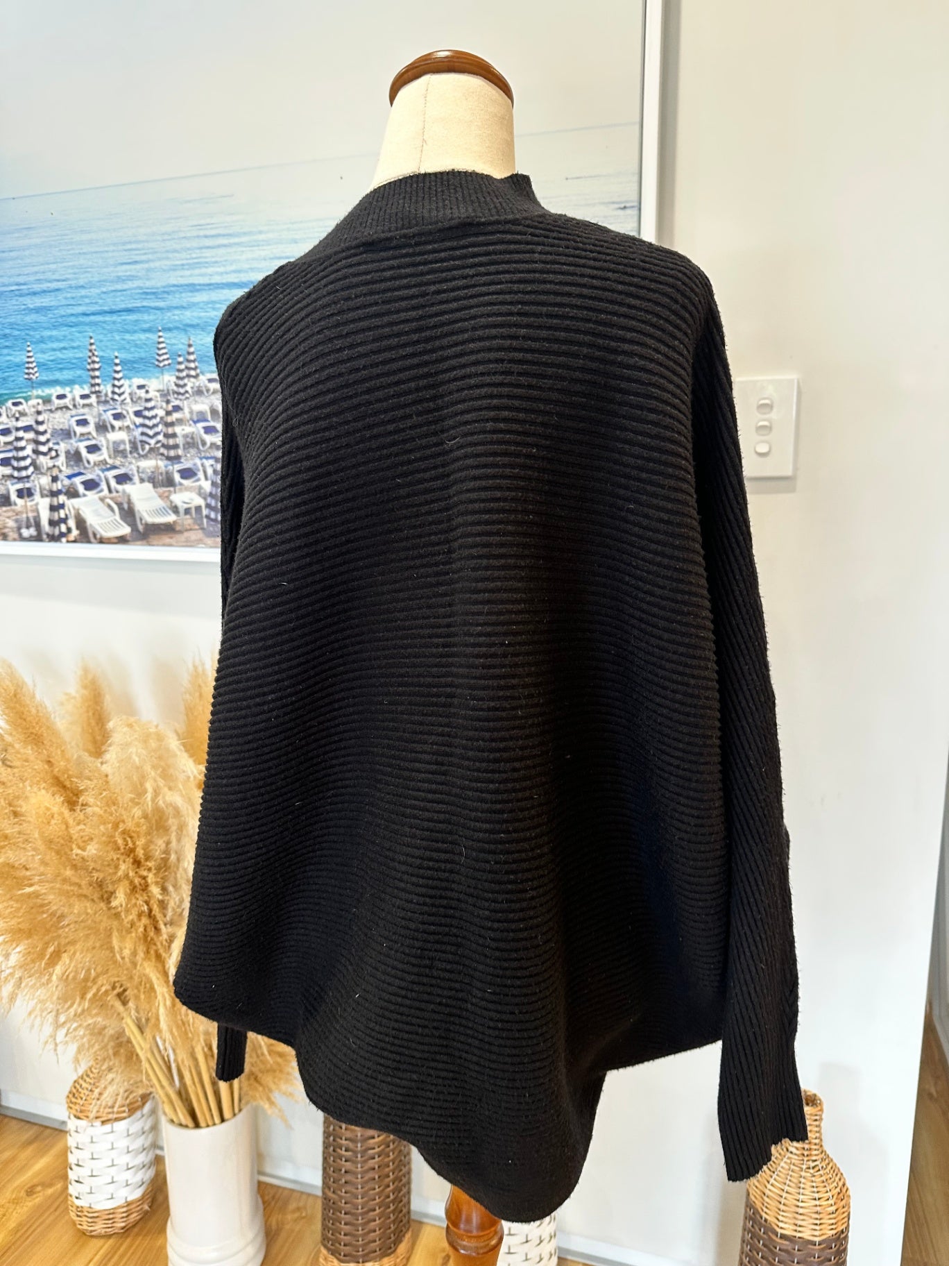 Decjuba Jumper - Medium - Black (some pilling)