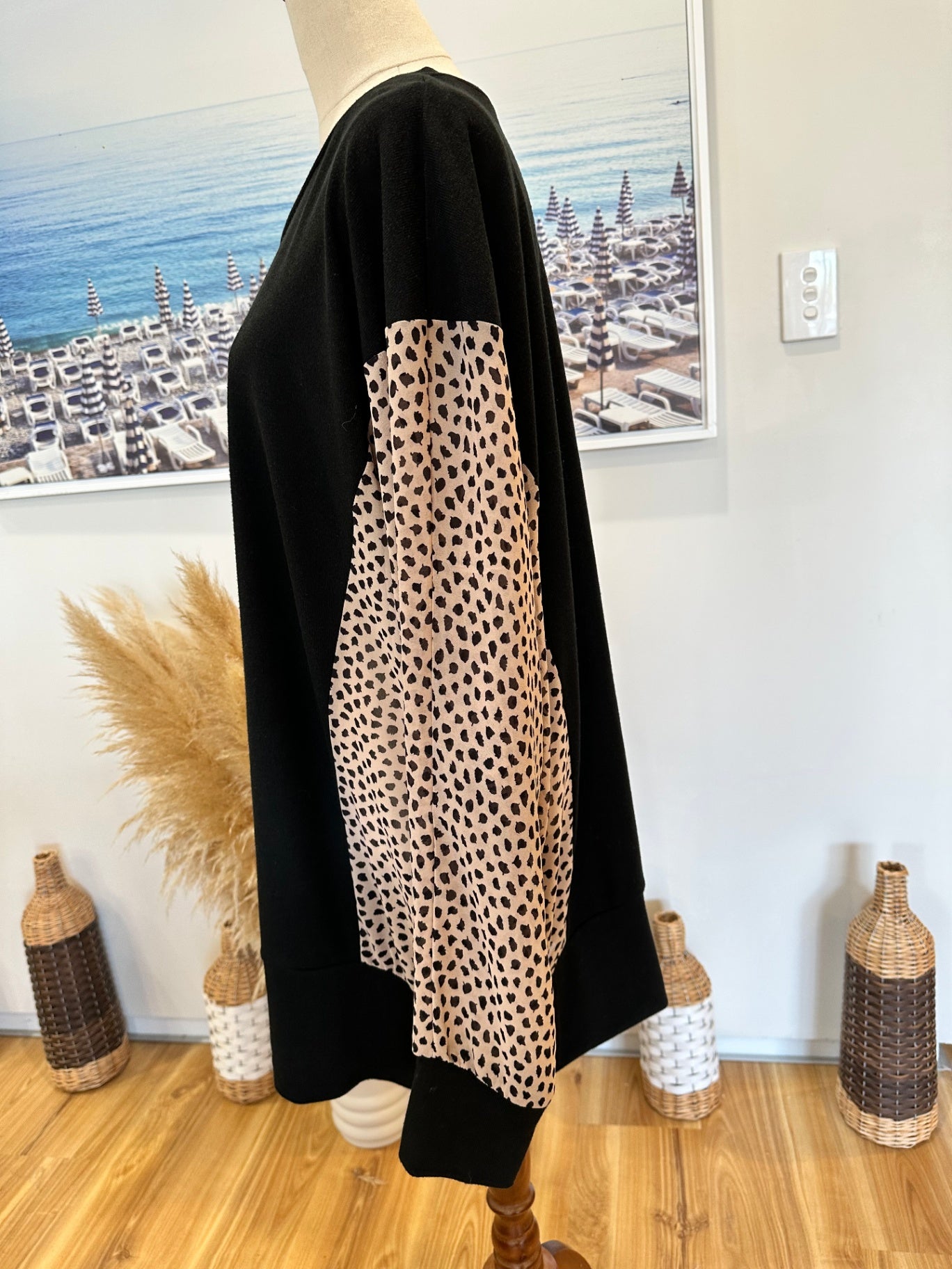K&K Jumper - Extra Large - Black and beige with black spots