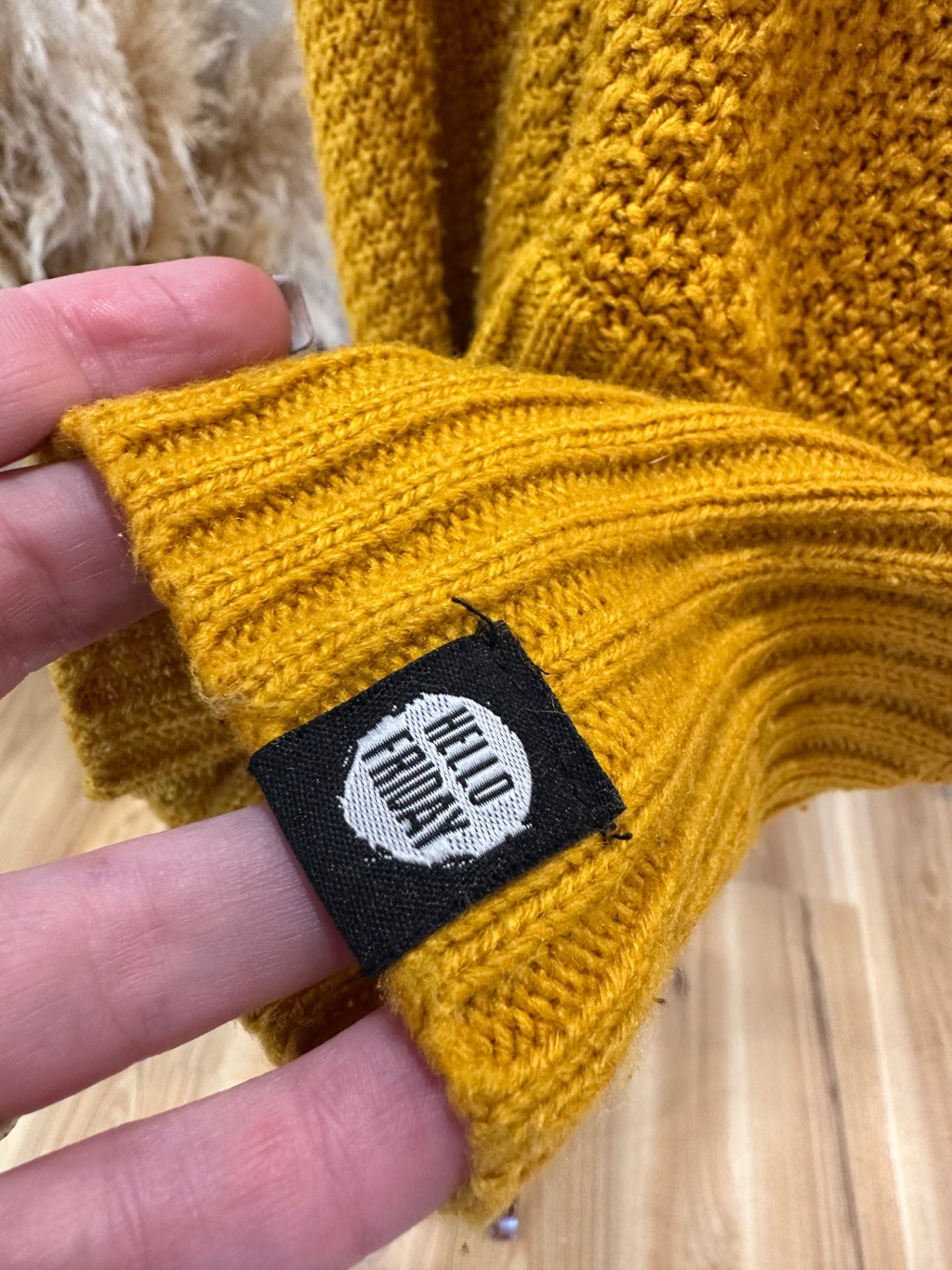 Hello Friday - Cardigan / Shrug - One Size - Mustard yellow (some pilling)