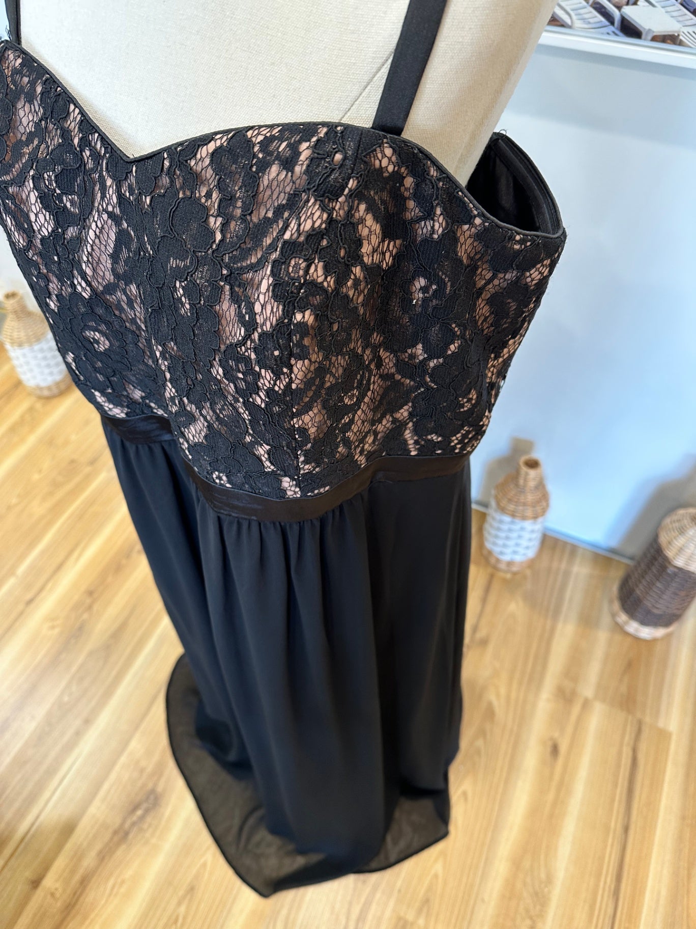 City Chic - Ball Gown - Empire Line with Lace Bust - Size 16