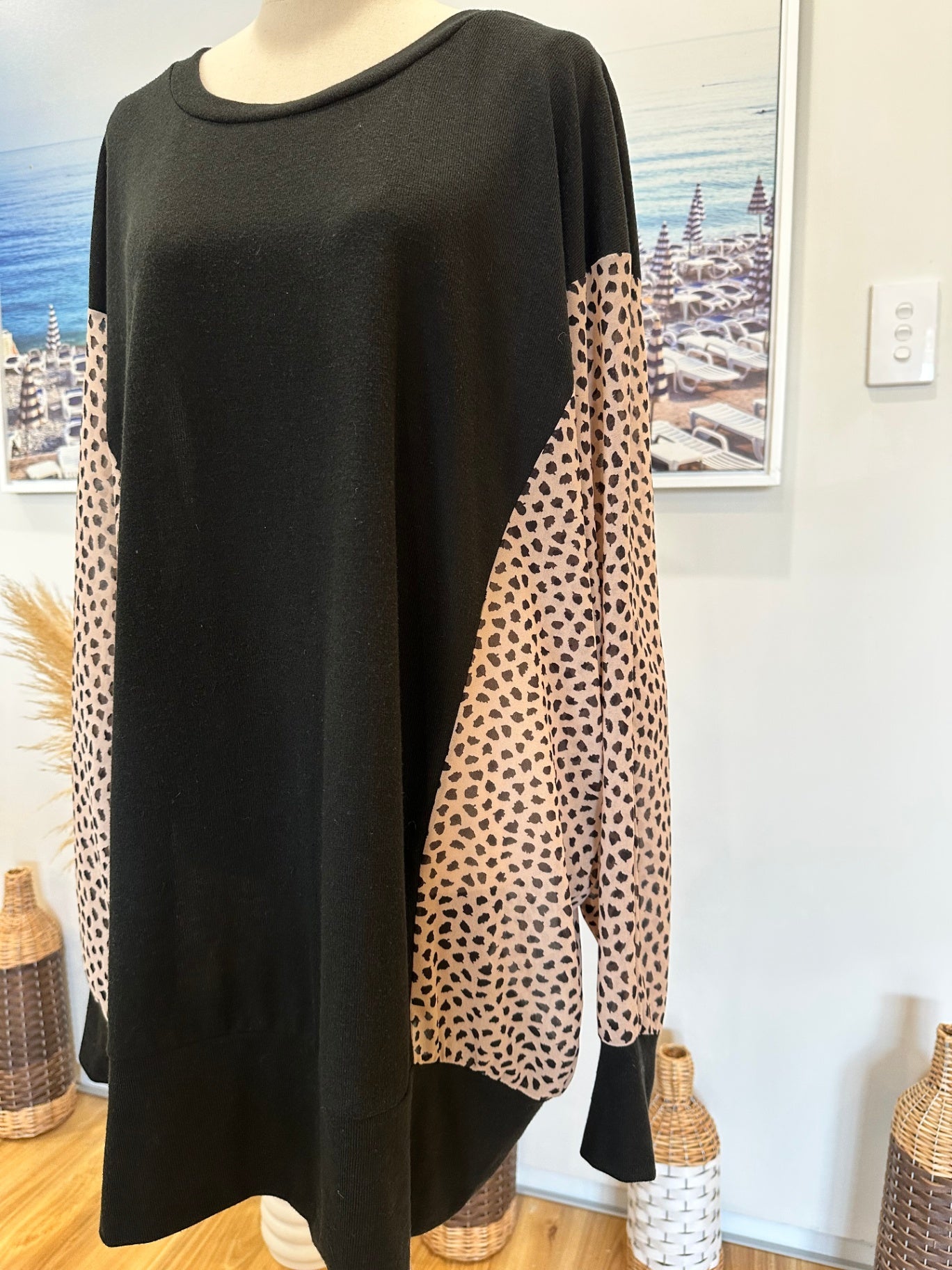 K&K Jumper - Extra Large - Black and beige with black spots