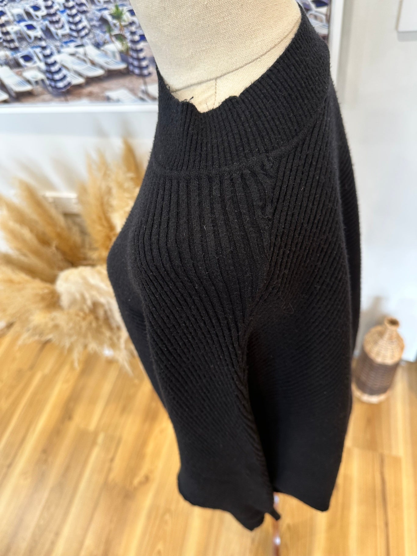 Decjuba Jumper - Medium - Black (some pilling)