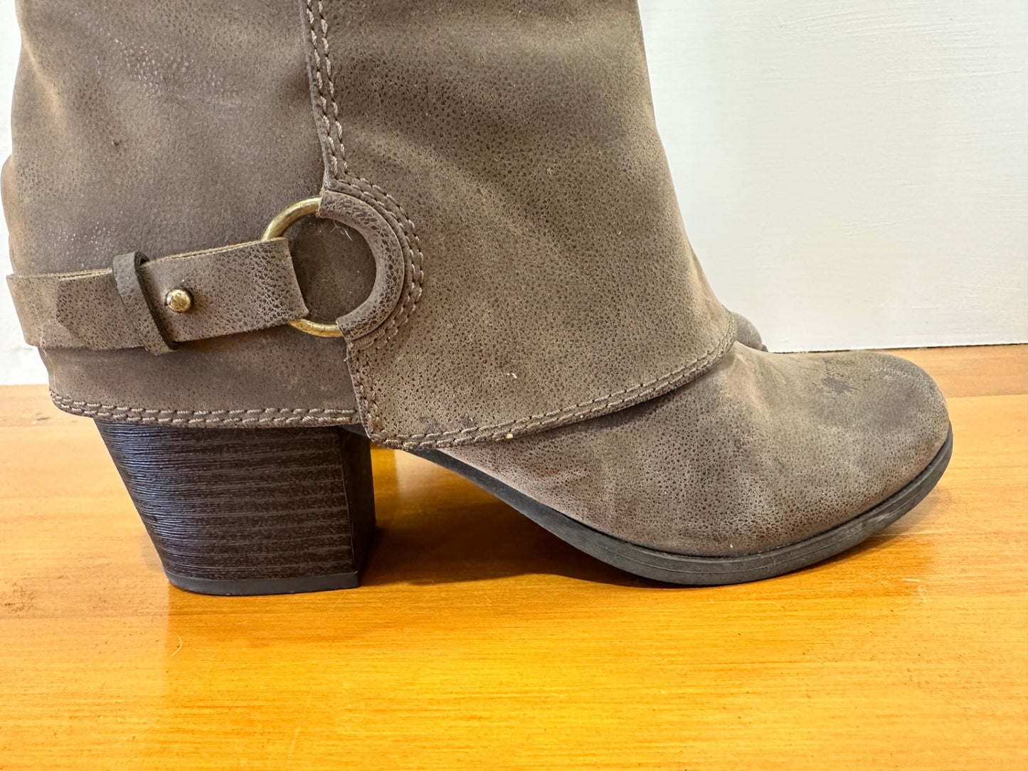 Fergalicious - Knee High Boots - Cowgirl - EU 41 (approx) - Believe Leather - Brown - RRP $137 USD