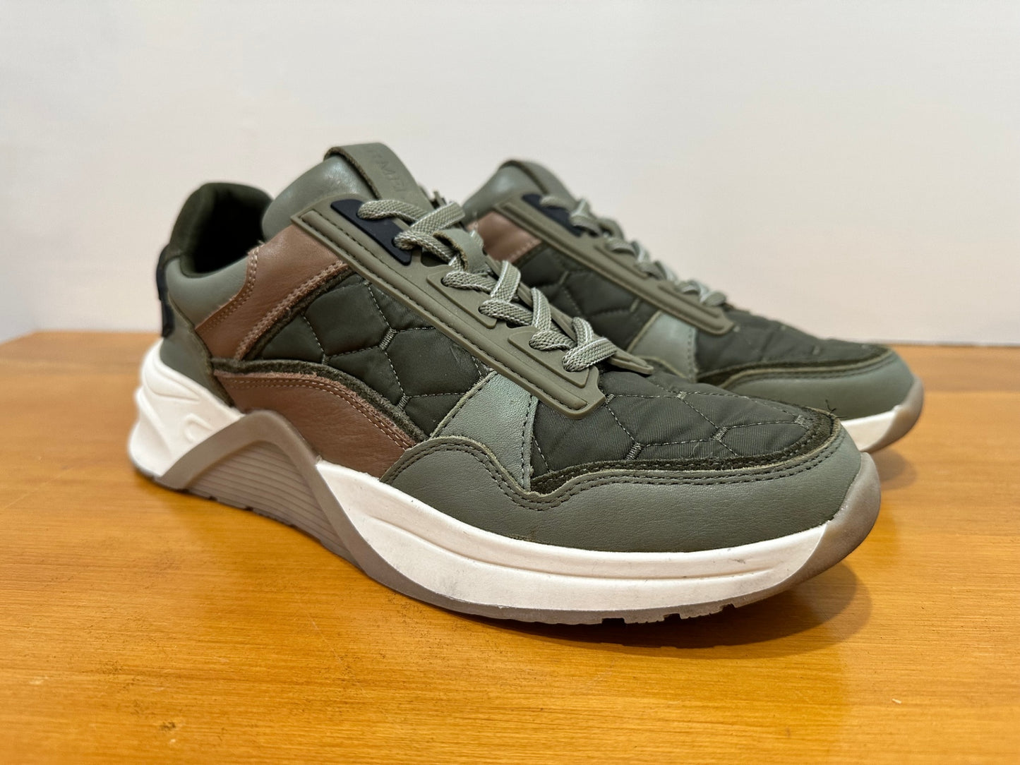 Carmela {Merchant} - Sneakers - EU 41 - Olive green with brown accents RRP: $219
