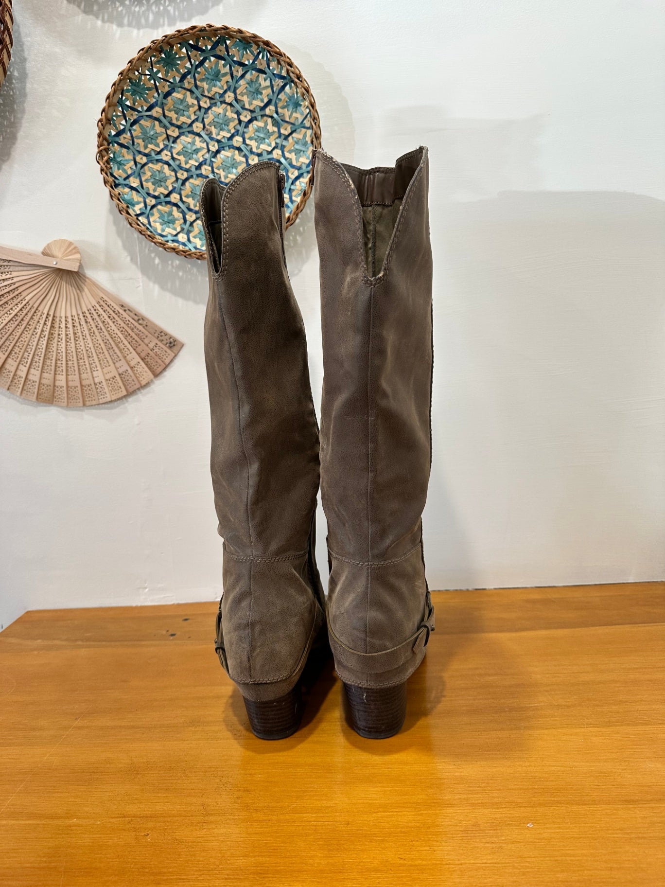 Fergalicious - Knee High Boots - Cowgirl - EU 41 (approx) - Believe Leather - Brown - RRP $137 USD