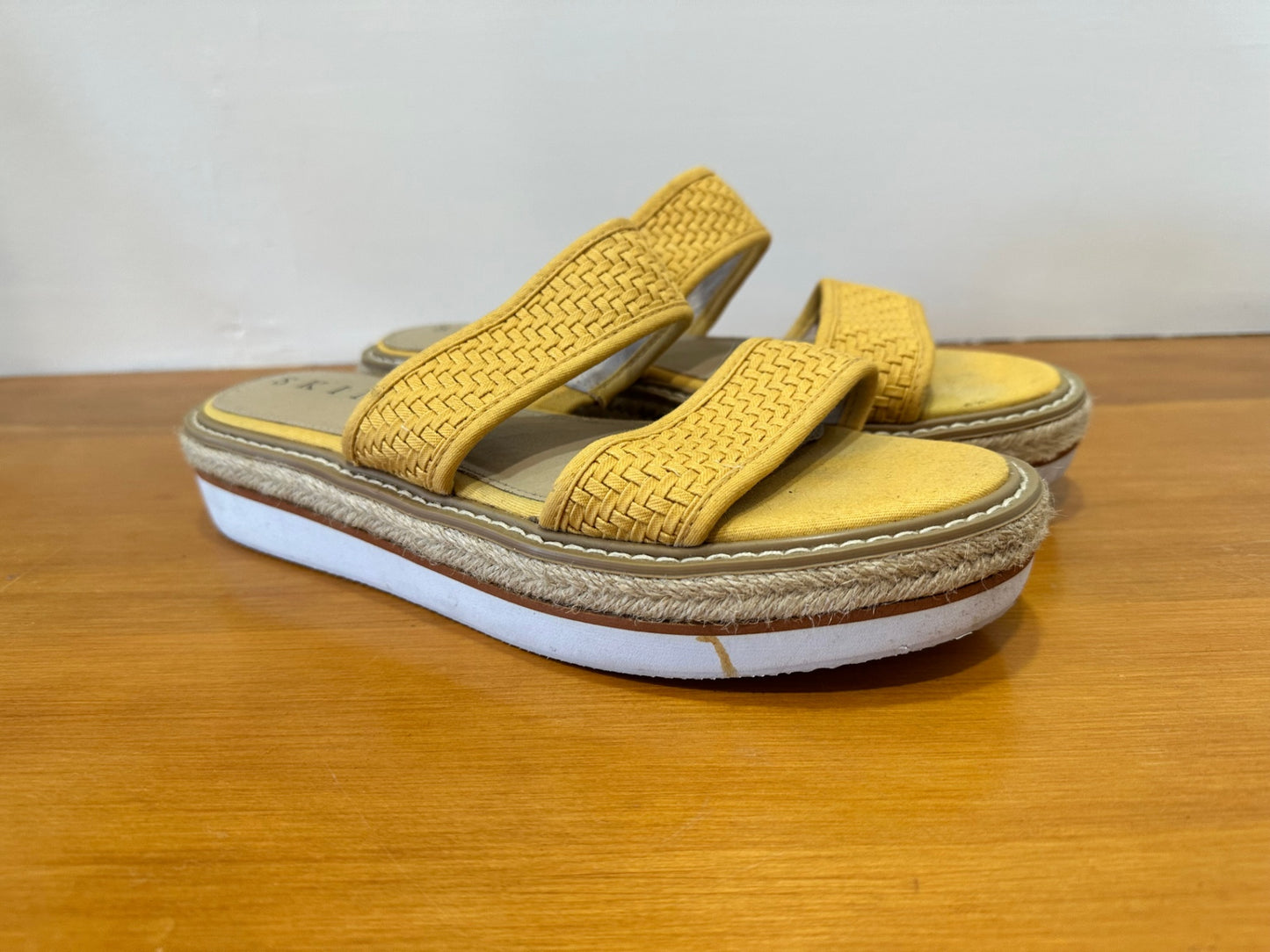 SKIN Footwear - Sandals - Size EU 41 - Yellow / Mustard