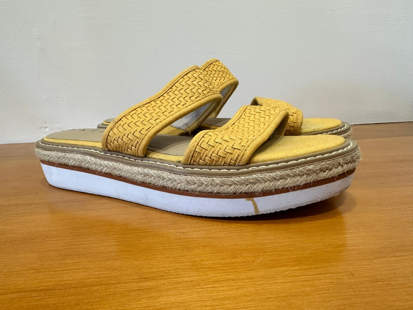 SKIN Footwear - Sandals - Size EU 41 - Yellow / Mustard