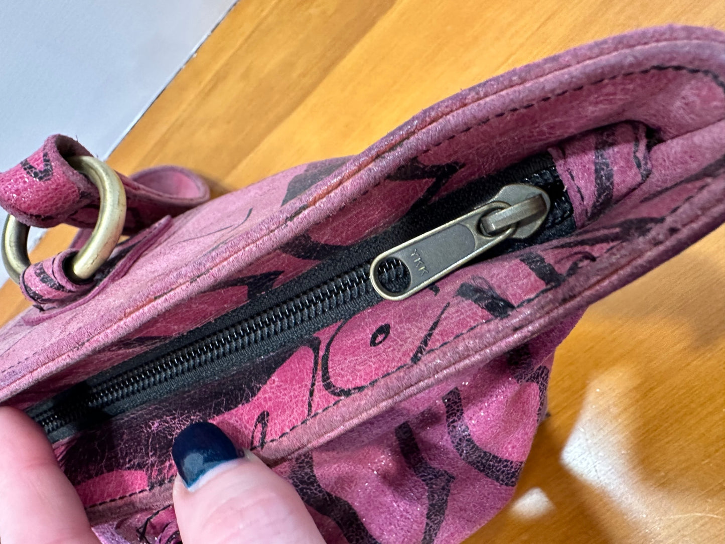 Vintage - Florian Handbag - Pink w Seductress Imagery