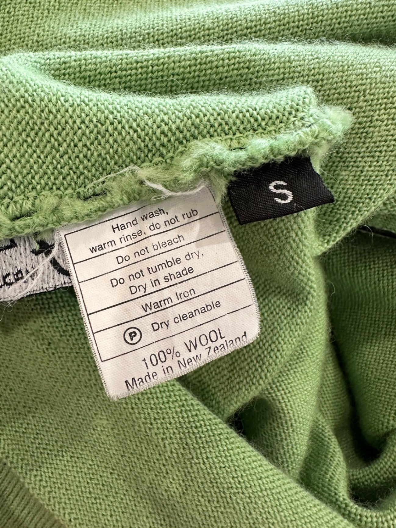 Felecity - Made in New Zealand - 100% Wool - Zipped Jumper - Size Small - Pale Green