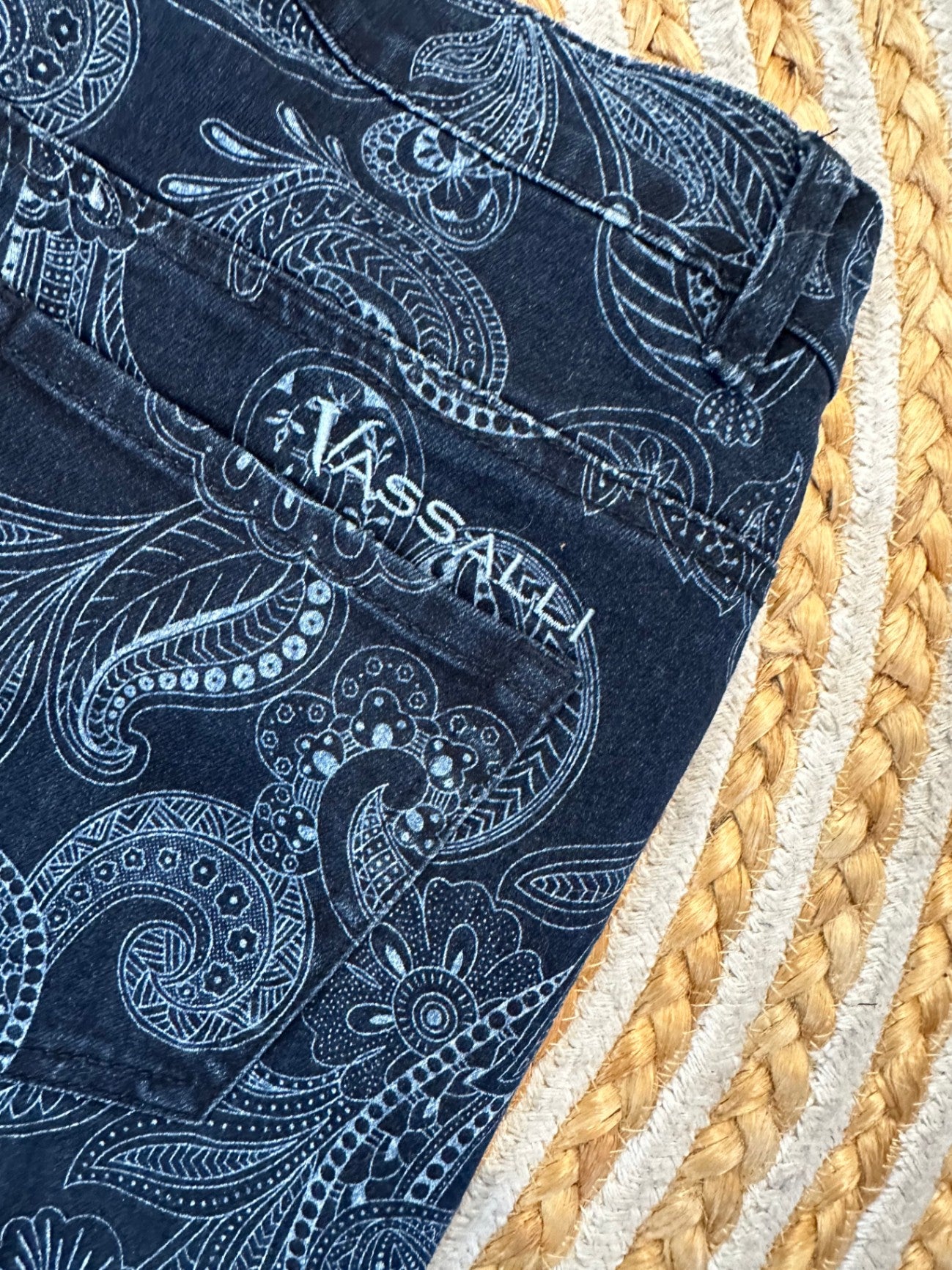 Vassalli - Jeans - Size 10 - Dark blue w paisley print