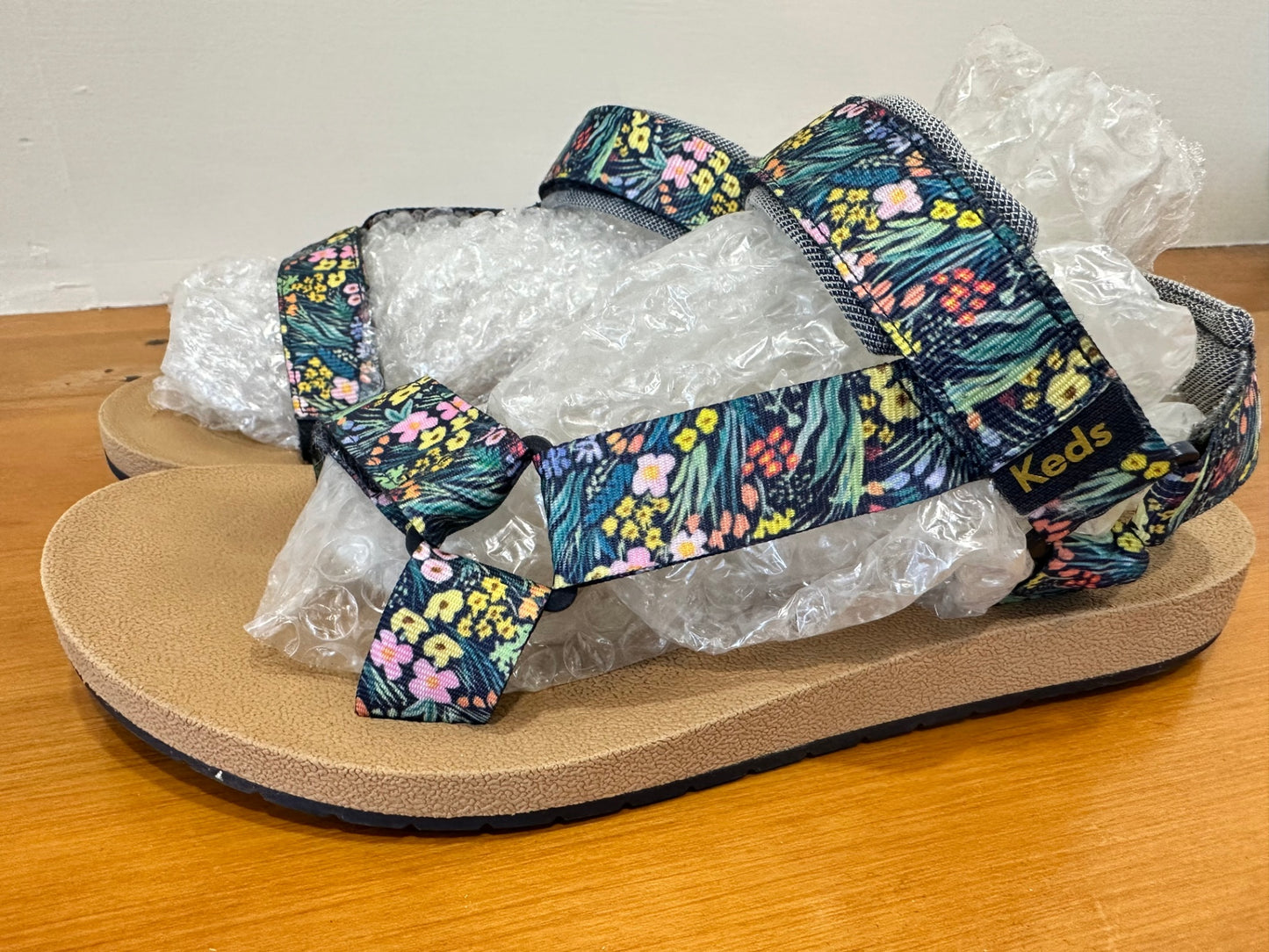 Keds Sandals - Size EU 39 - Rifle Paper Company - Beige with a floral strap pattern